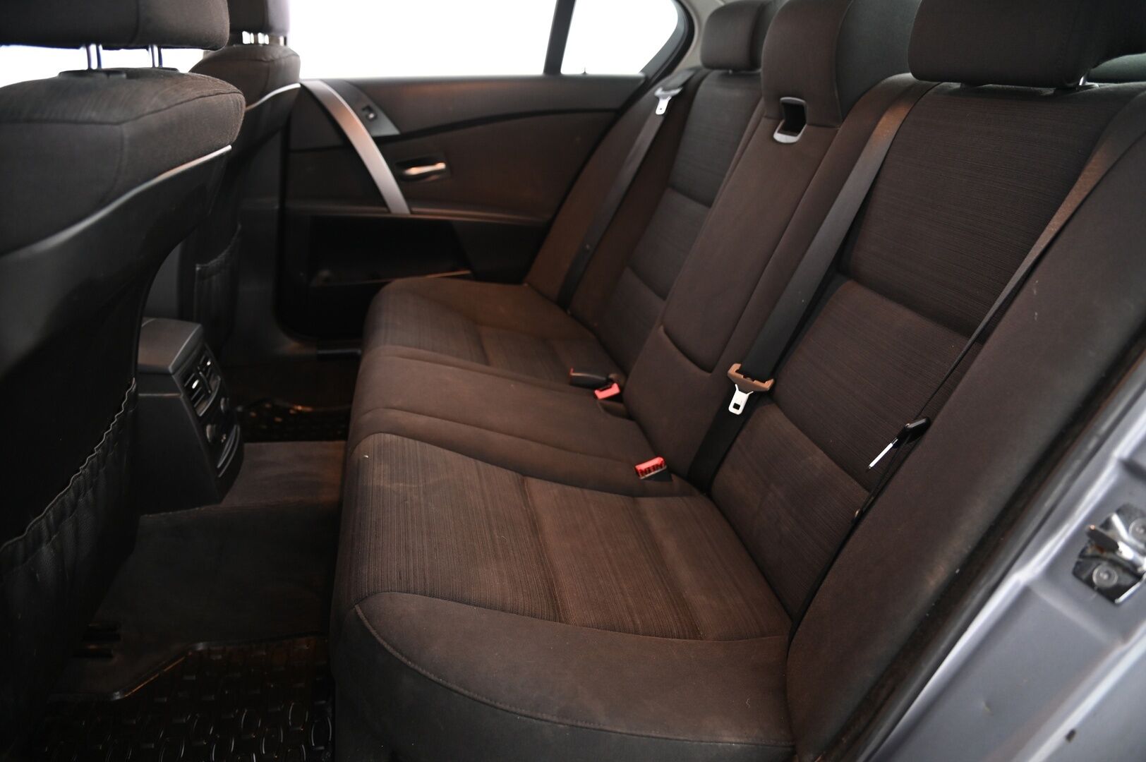 BMW 525 2006 4D 525I SEDAN AUTOMATIC *YritysOutlet - Myydään vain yrityksille*  *Juuri leimattu / 2x renkaat / Vakkari* - YritysOutlet - Myydään vain yritykselle