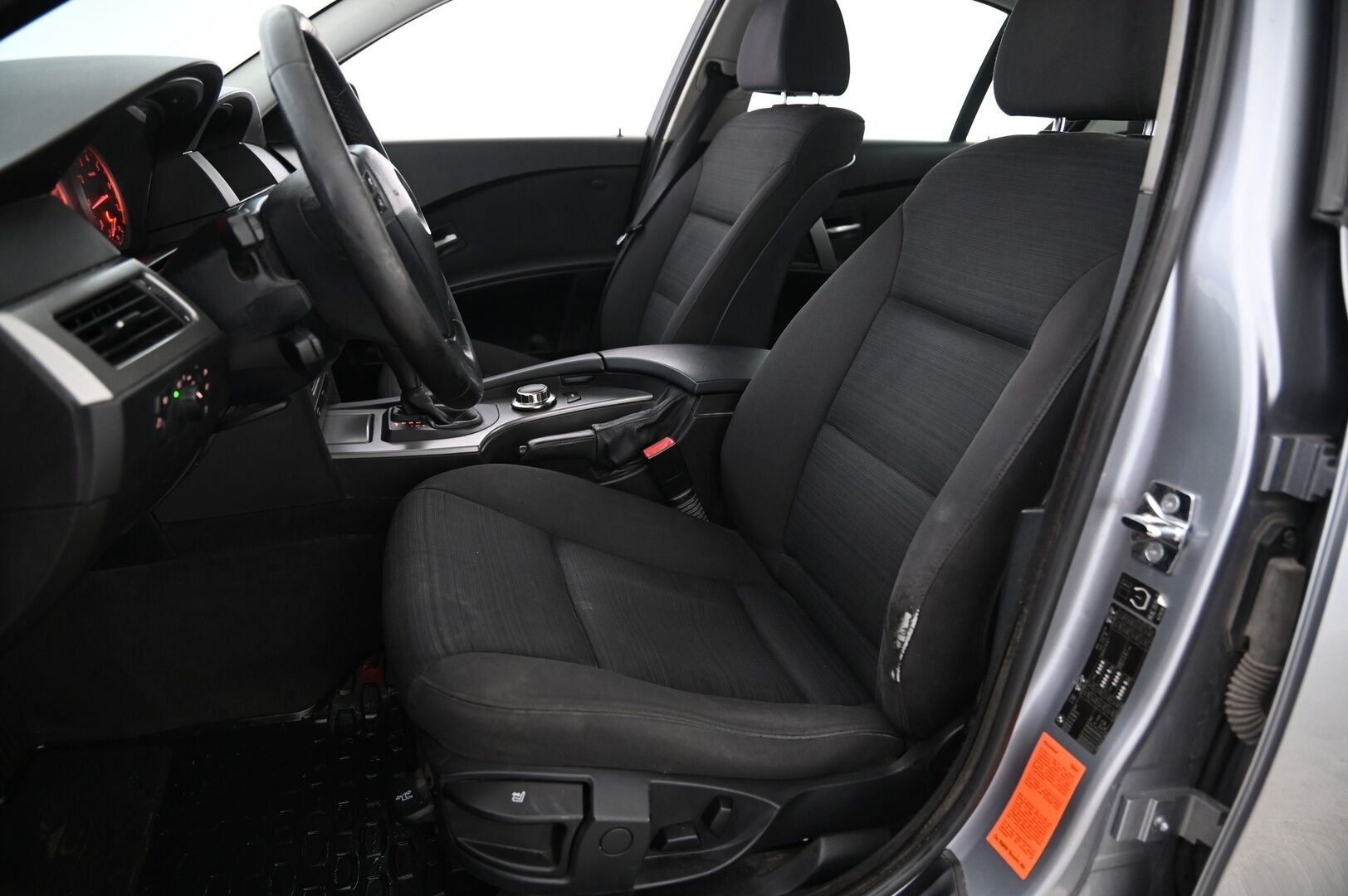 BMW 525 2006 4D 525I SEDAN AUTOMATIC *YritysOutlet - Myydään vain yrityksille*  *Juuri leimattu / 2x renkaat / Vakkari* - YritysOutlet - Myydään vain yritykselle