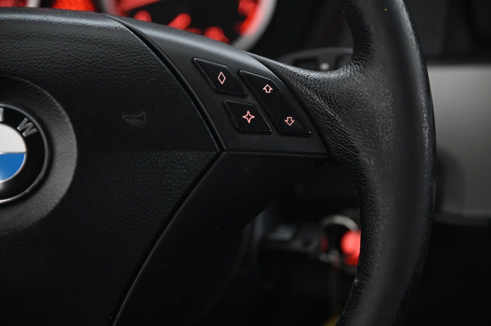 BMW 525 2006 4D 525I SEDAN AUTOMATIC *YritysOutlet - Myydään vain yrityksille*  *Juuri leimattu / 2x renkaat / Vakkari* - YritysOutlet - Myydään vain yritykselle