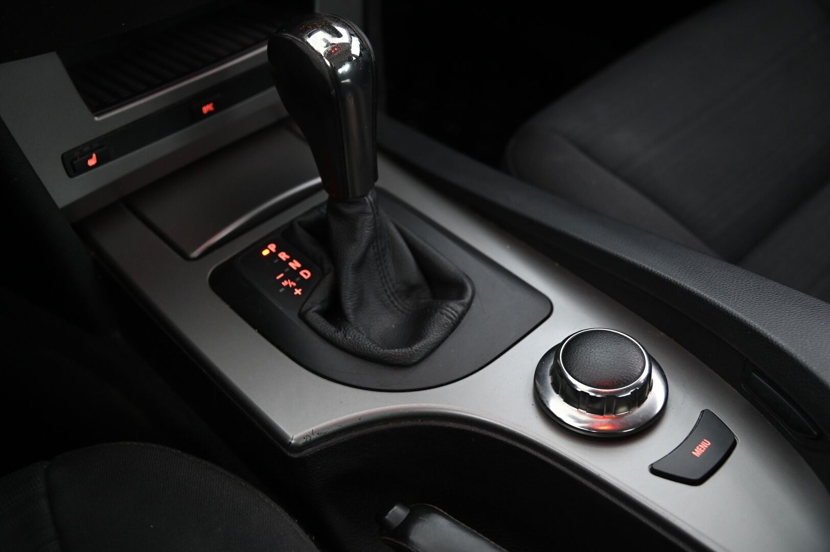 BMW 525 2006 4D 525I SEDAN AUTOMATIC *YritysOutlet - Myydään vain yrityksille*  *Juuri leimattu / 2x renkaat / Vakkari* - YritysOutlet - Myydään vain yritykselle