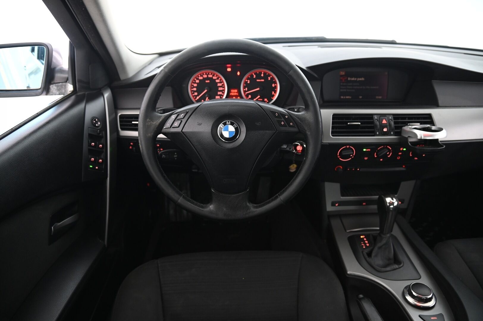 BMW 525 2006 4D 525I SEDAN AUTOMATIC *YritysOutlet - Myydään vain yrityksille*  *Juuri leimattu / 2x renkaat / Vakkari* - YritysOutlet - Myydään vain yritykselle