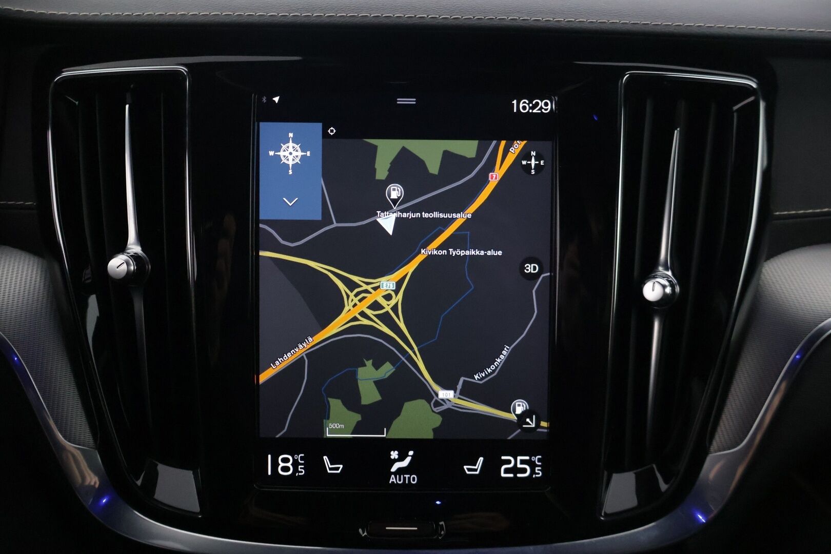 Volvo S60 2021 T8 TwE AWD Business R-Design aut * 360° / HarmanKardon / ACC / BLIS / Sporttipenkit muistilla / Webasto * - Vetokoukku / Kahdet renkaat Volvon alumiinivanteilla / Jakohihna juuri vaihdettu!