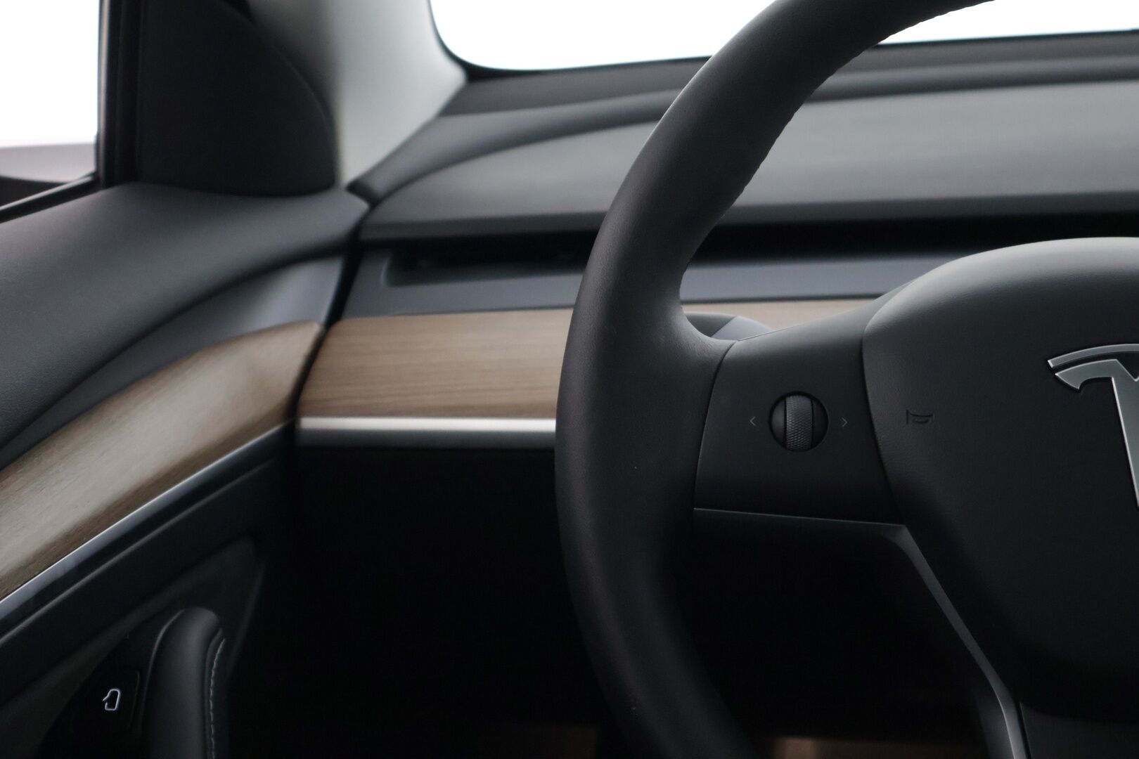 Tesla Model 3 2023 Performance * Lasikatto / Mustat nahat / Adapt.Vakkari / P-kamera * - 3,99 % KORKOTARJOUS TÄHÄN AUTOON 31.8. ASTI! - * Komealla värillä, 2x renkailla ja vanteilla oleva pikku kilsanen Perffi! *