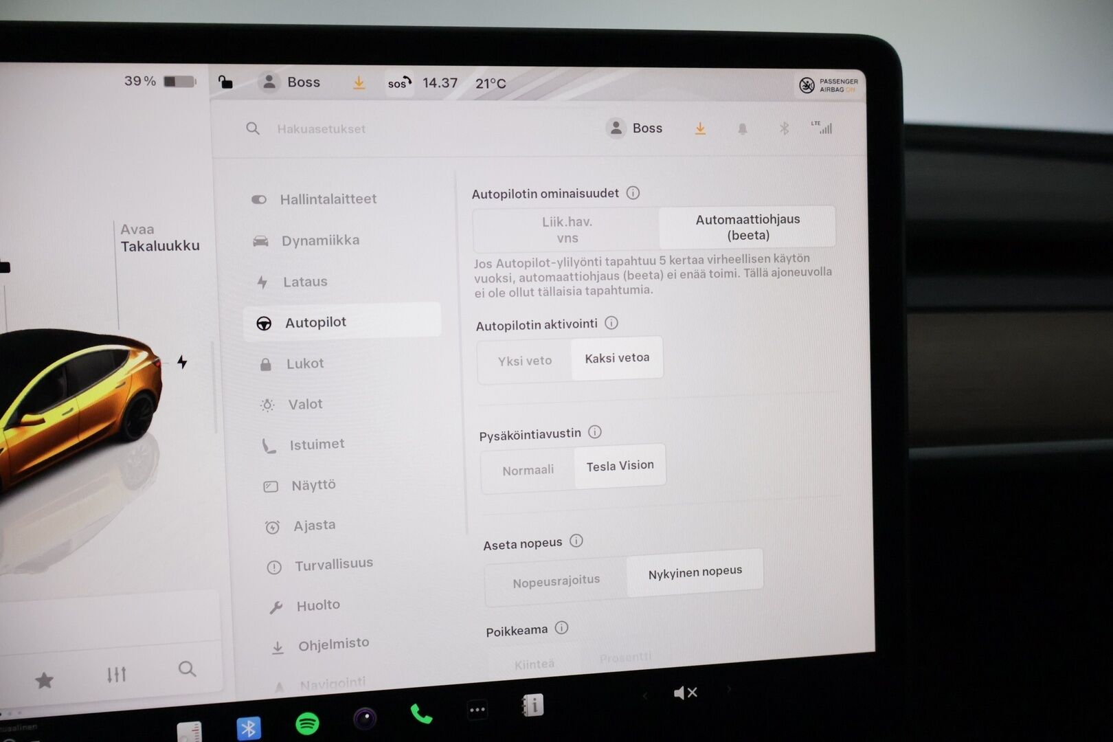 Tesla Model 3 2023 Performance * Lasikatto / Mustat nahat / Adapt.Vakkari / P-kamera * - 3,99 % KORKOTARJOUS TÄHÄN AUTOON 31.8. ASTI! - * Komealla värillä, 2x renkailla ja vanteilla oleva pikku kilsanen Perffi! *