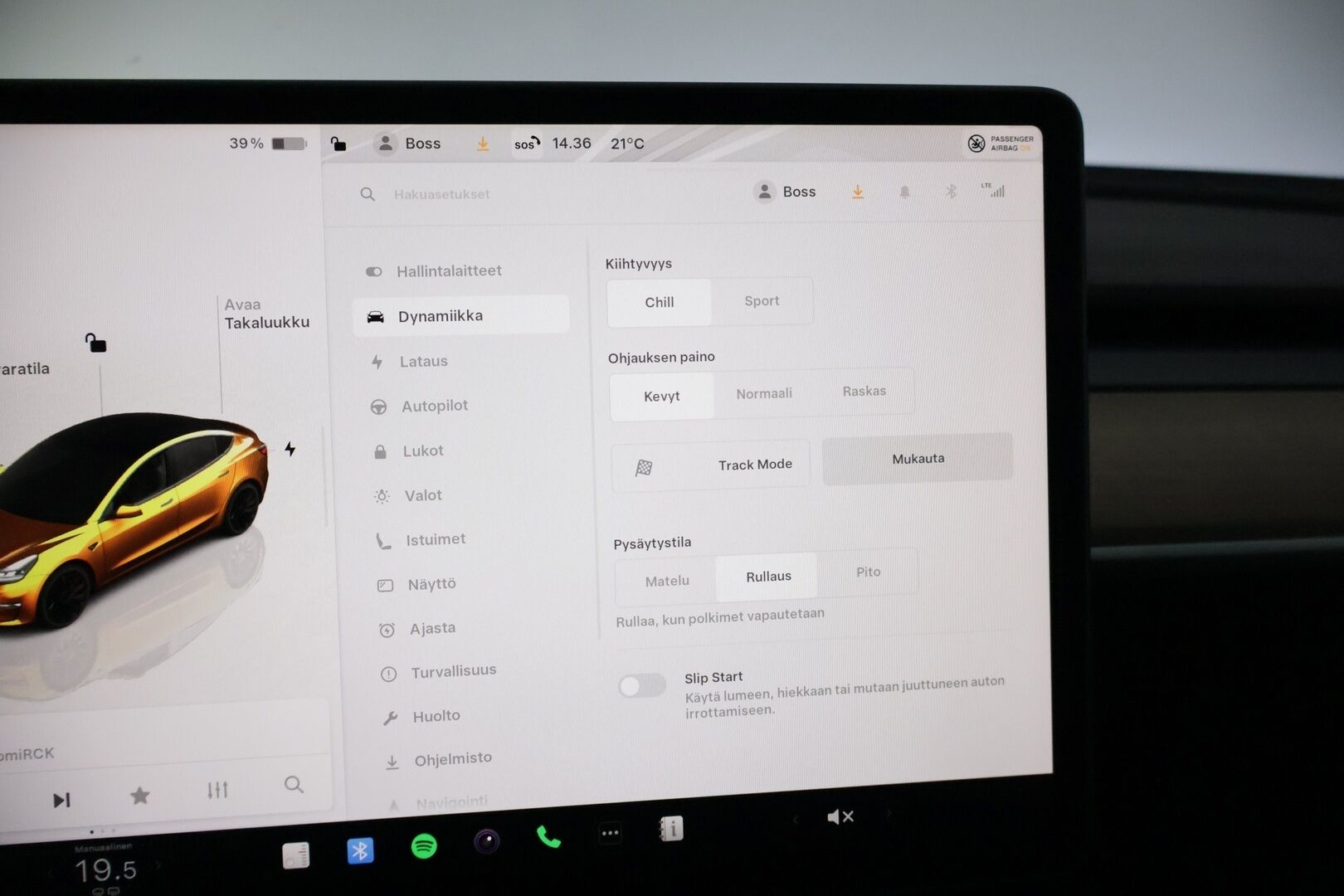 Tesla Model 3 2023 Performance * Lasikatto / Mustat nahat / Adapt.Vakkari / P-kamera * - 3,99 % KORKOTARJOUS TÄHÄN AUTOON 31.8. ASTI! - * Komealla värillä, 2x renkailla ja vanteilla oleva pikku kilsanen Perffi! *