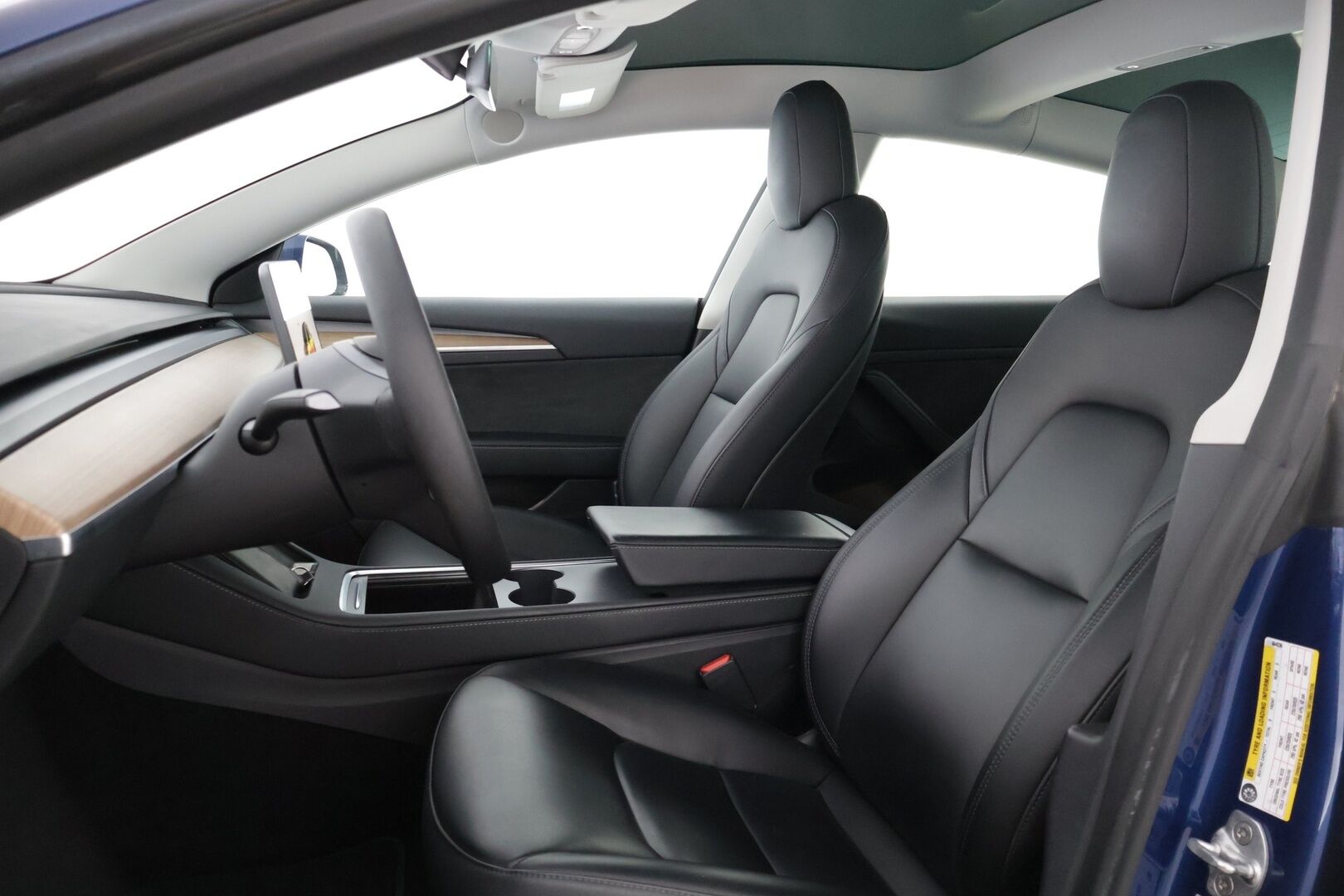 Tesla Model 3 2023 Performance * Lasikatto / Mustat nahat / Adapt.Vakkari / P-kamera * - 3,99 % KORKOTARJOUS TÄHÄN AUTOON 31.8. ASTI! - * Komealla värillä, 2x renkailla ja vanteilla oleva pikku kilsanen Perffi! *