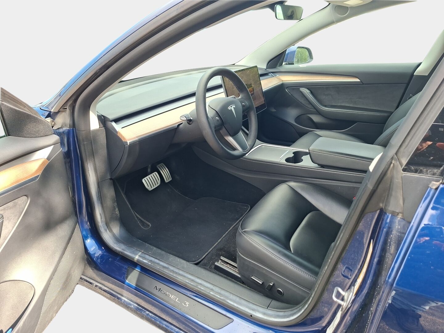 Tesla Model 3 2023 Performance * Lasikatto / Mustat nahat / Adapt.Vakkari / P-kamera * - 3,99 % KORKOTARJOUS TÄHÄN AUTOON 31.8. ASTI! - * Siisti yksilö maltillisilla kilometreillä *