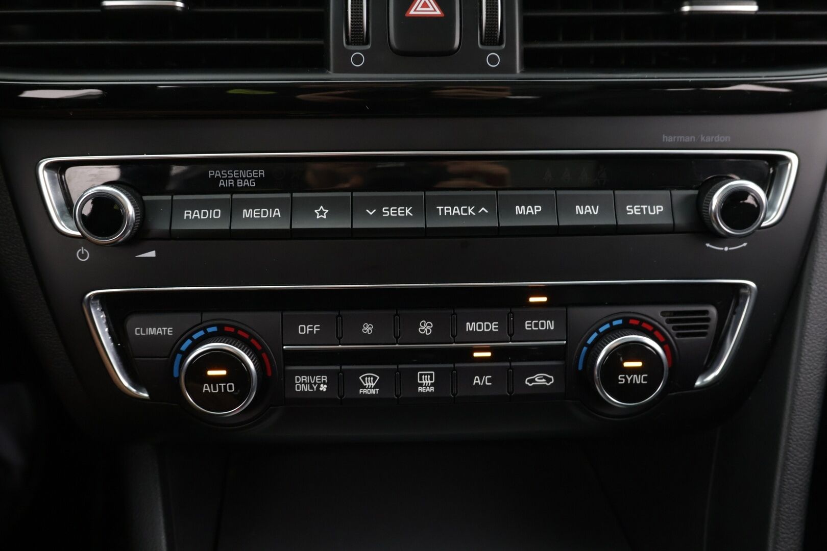 Kia Optima 2020 2,0 GDI PHEV Business Luxury SW A/T / H&K / Panorama / ACC / Vetokoukku / Sähköpenkki muistilla ja ilmastoinnilla - Super varusteet! / Hyvin huollettu / Siisti yksilö!