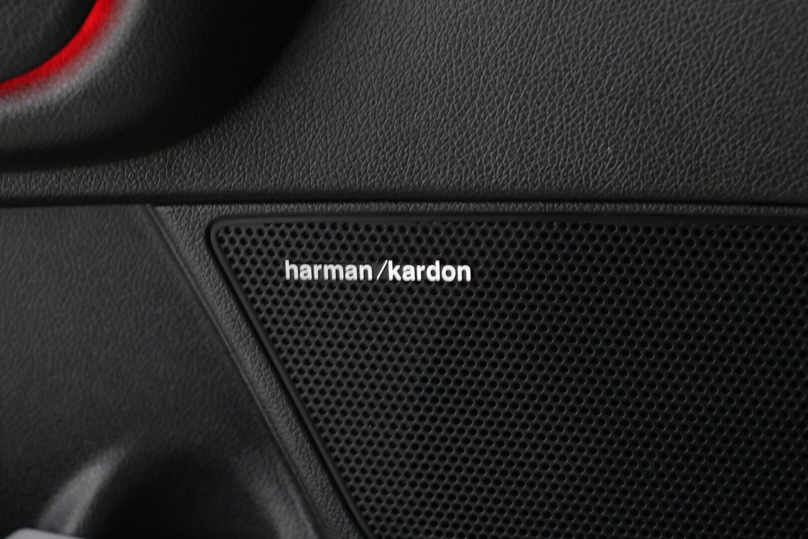 Kia Optima 2020 2,0 GDI PHEV Business Luxury SW A/T / H&K / Panorama / ACC / Vetokoukku / Sähköpenkki muistilla ja ilmastoinnilla - Super varusteet! / Hyvin huollettu / Siisti yksilö!