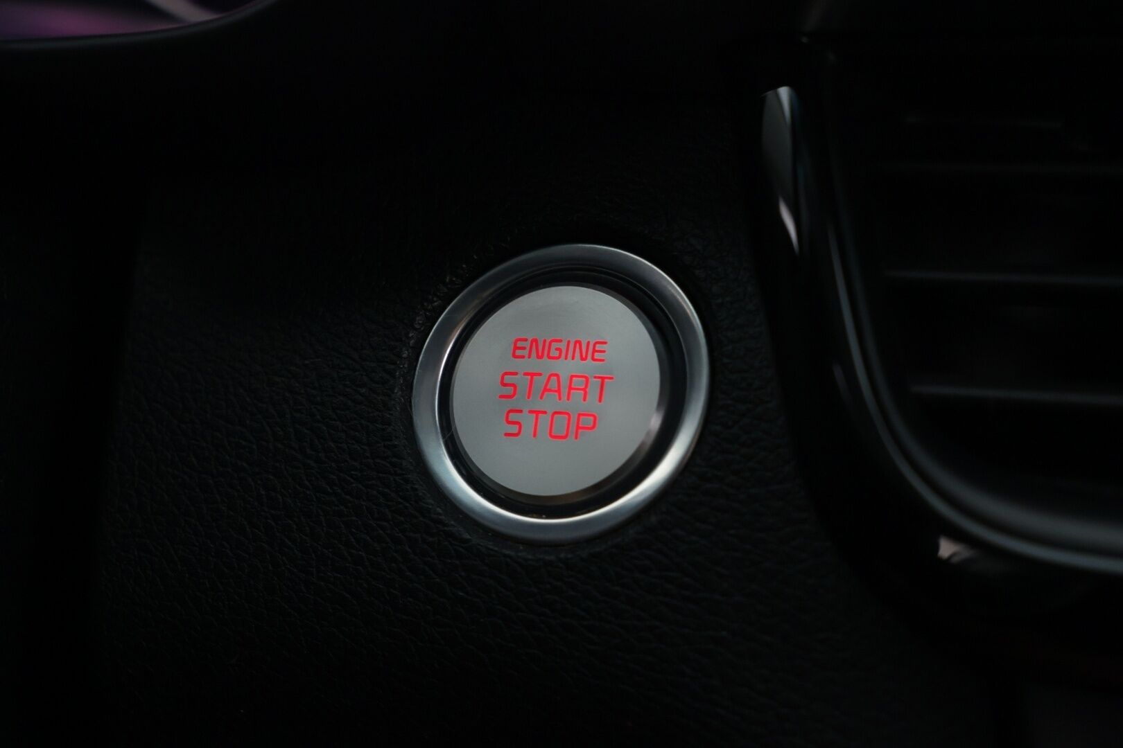 Kia Optima 2020 2,0 GDI PHEV Business Luxury SW A/T / H&K / Panorama / ACC / Vetokoukku / Sähköpenkki muistilla ja ilmastoinnilla - Super varusteet! / Hyvin huollettu / Siisti yksilö!