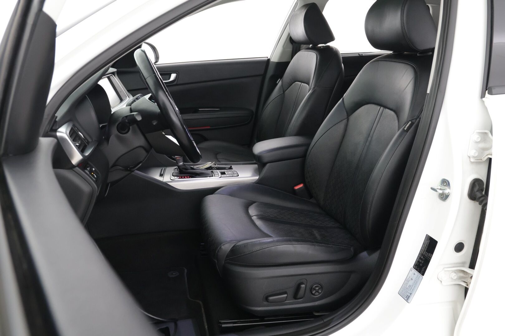 Kia Optima 2020 2,0 GDI PHEV Business Luxury SW A/T / H&K / Panorama / ACC / Vetokoukku / Sähköpenkki muistilla ja ilmastoinnilla - Super varusteet! / Hyvin huollettu / Siisti yksilö!