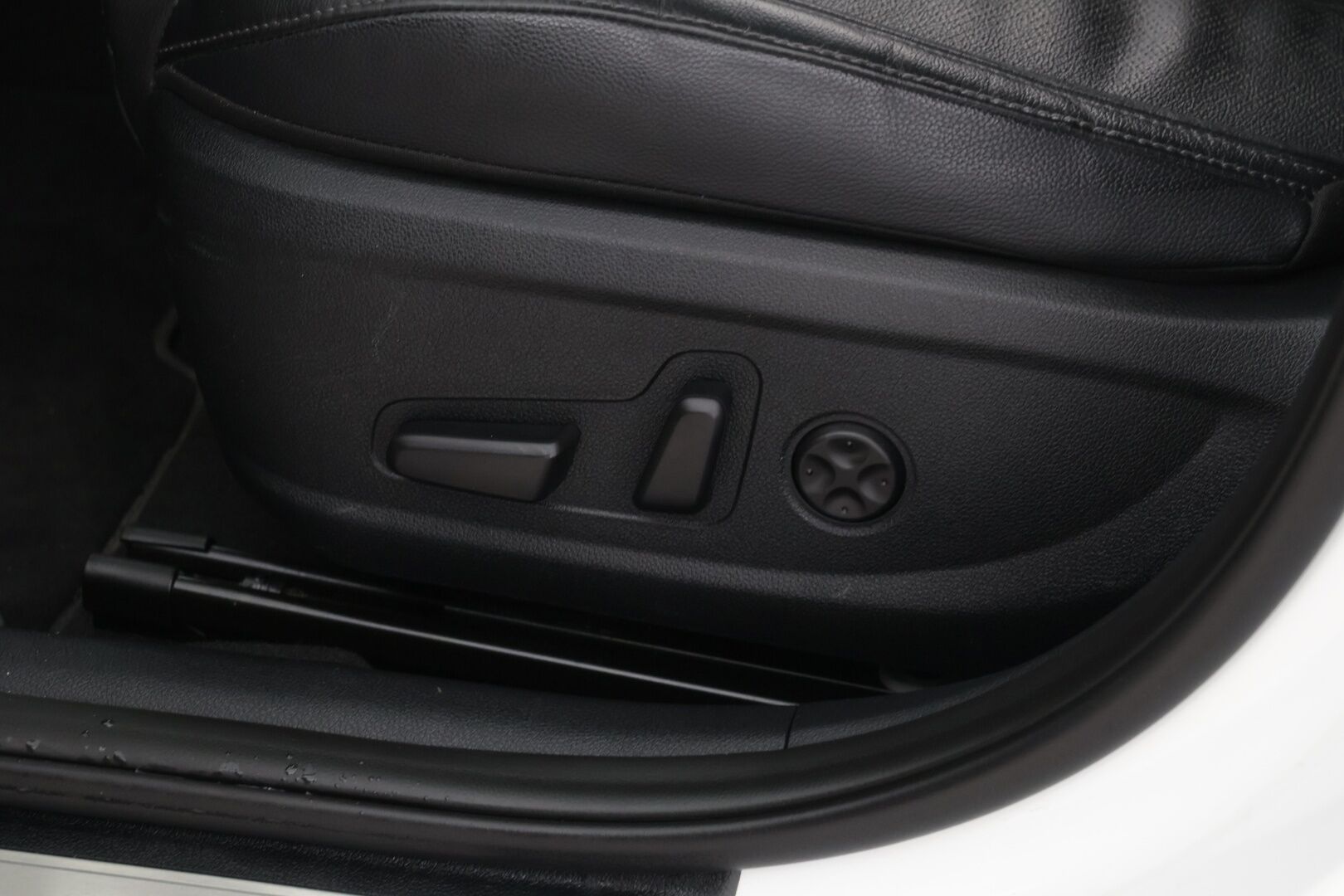 Kia Optima 2020 2,0 GDI PHEV Business Luxury SW A/T / H&K / Panorama / ACC / Vetokoukku / Sähköpenkki muistilla ja ilmastoinnilla - Super varusteet! / Hyvin huollettu / Siisti yksilö!