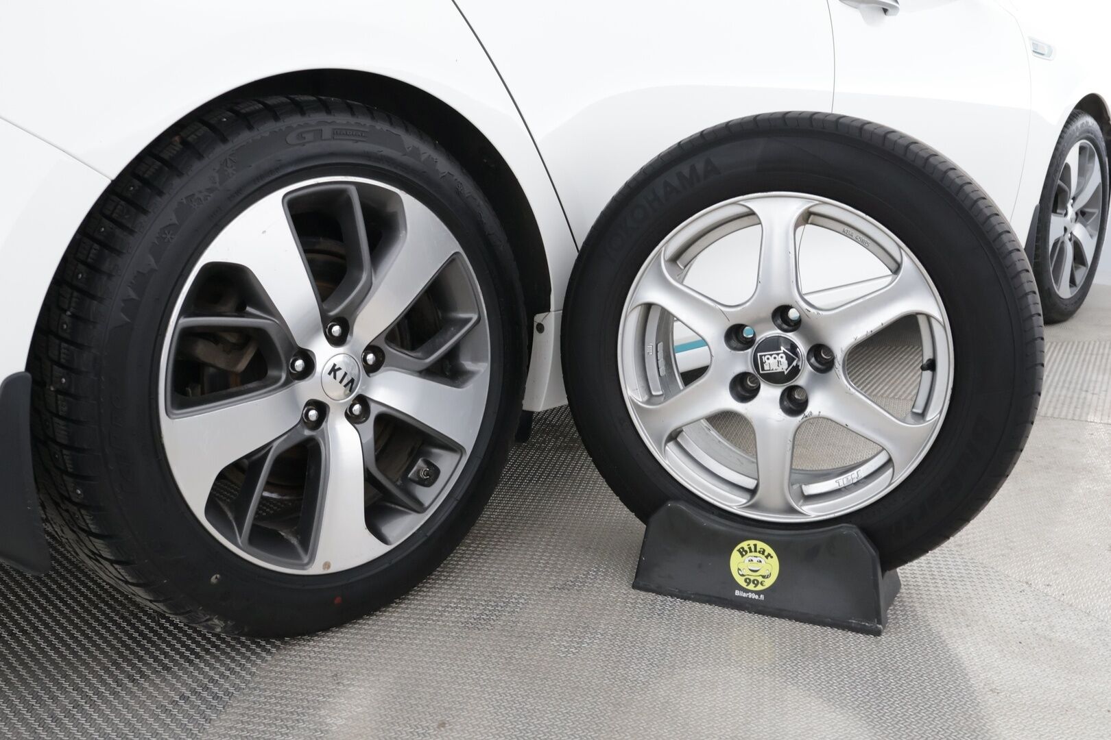 Kia Optima 2020 2,0 GDI PHEV Business Luxury SW A/T / H&K / Panorama / ACC / Vetokoukku / Sähköpenkki muistilla ja ilmastoinnilla - Super varusteet! / Hyvin huollettu / Siisti yksilö!