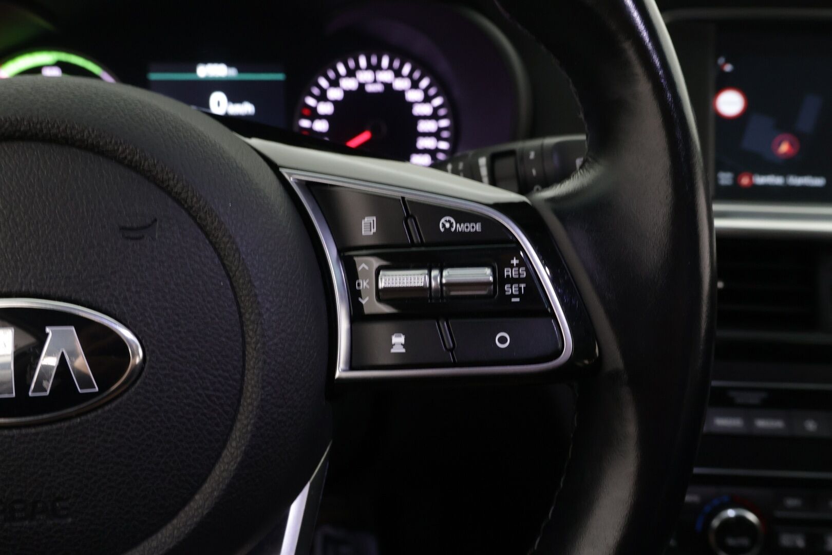 Kia Optima 2020 2,0 GDI PHEV Business Luxury SW A/T / H&K / Panorama / ACC / Vetokoukku / Sähköpenkki muistilla ja ilmastoinnilla - Super varusteet! / Hyvin huollettu / Siisti yksilö!