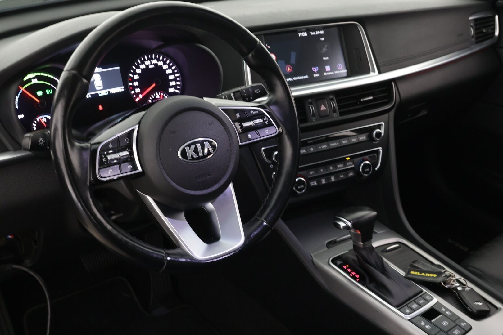 Kia Optima 2020 2,0 GDI PHEV Business Luxury SW A/T / H&K / Panorama / ACC / Vetokoukku / Sähköpenkki muistilla ja ilmastoinnilla - Super varusteet! / Hyvin huollettu / Siisti yksilö!