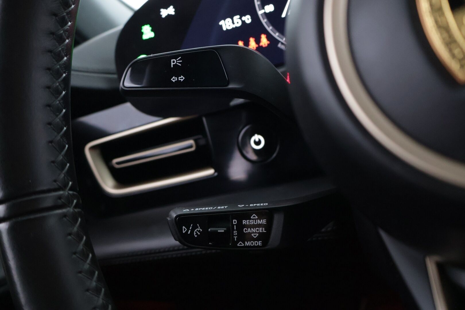 Porsche Taycan 2021 Base - | Sport-Chrono+ | Performance Battery Plus | Adaptiivinen vakionopeudensäädin | BOSE | 14-Suuntaiset istuimet | Lasikatto | 360-Kamera | Kahdet renkaat | Lämpöpumppu |
