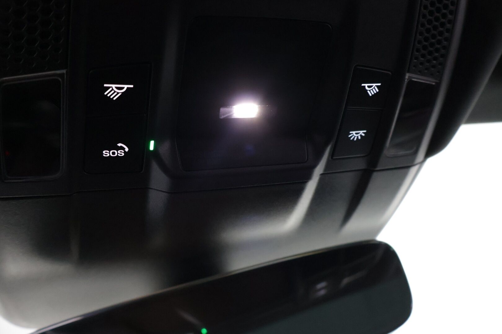 Porsche Taycan 2021 Base - | Sport-Chrono+ | Performance Battery Plus | Adaptiivinen vakionopeudensäädin | BOSE | 14-Suuntaiset istuimet | Lasikatto | 360-Kamera | Kahdet renkaat | Lämpöpumppu |