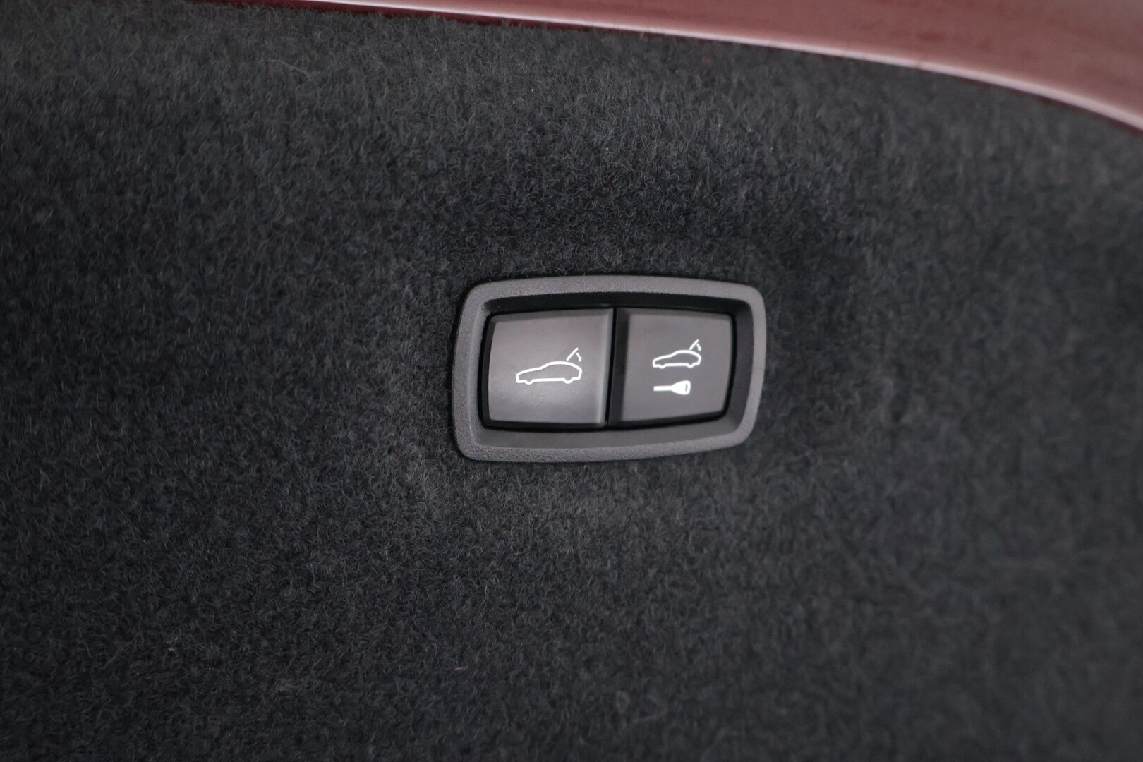 Porsche Taycan 2021 Base - | Sport-Chrono+ | Performance Battery Plus | Adaptiivinen vakionopeudensäädin | BOSE | 14-Suuntaiset istuimet | Lasikatto | 360-Kamera | Kahdet renkaat | Lämpöpumppu |