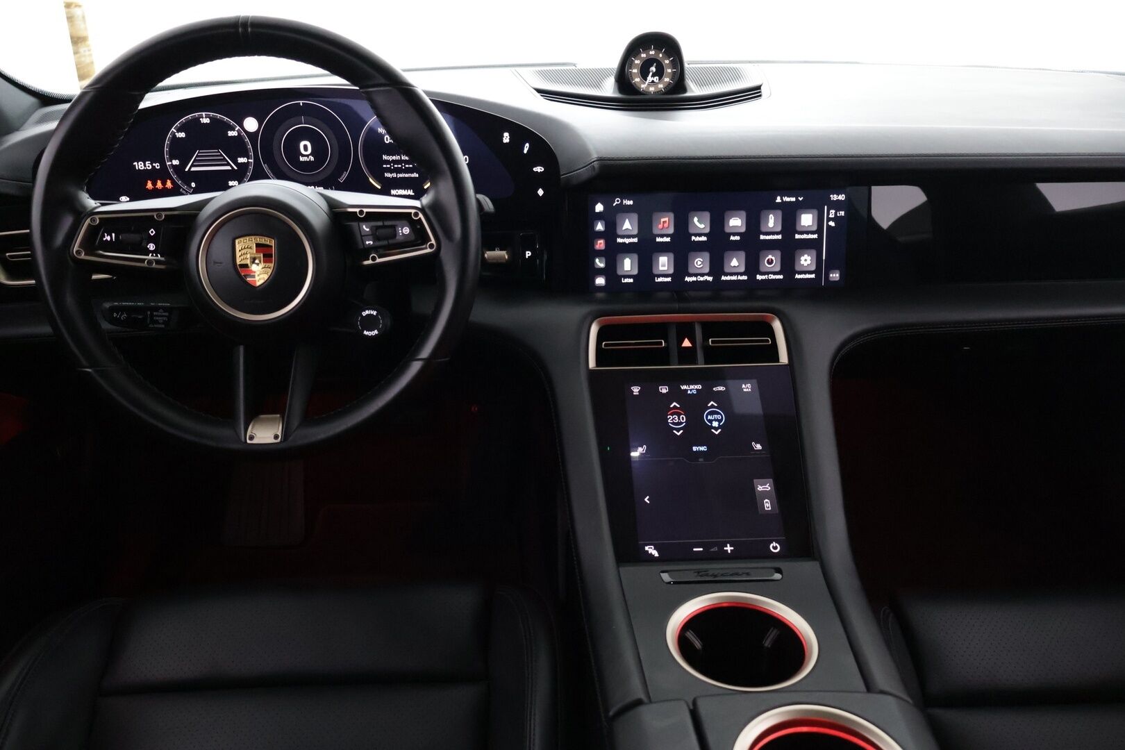 Porsche Taycan 2021 Base - | Sport-Chrono+ | Performance Battery Plus | Adaptiivinen vakionopeudensäädin | BOSE | 14-Suuntaiset istuimet | Lasikatto | 360-Kamera | Kahdet renkaat | Lämpöpumppu |