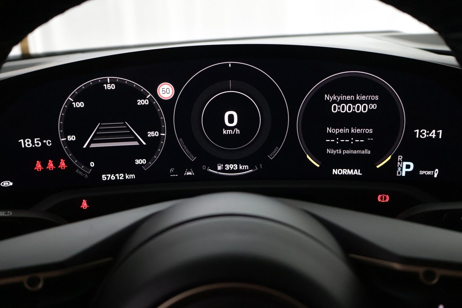 Porsche Taycan 2021 Base - | Sport-Chrono+ | Performance Battery Plus | Adaptiivinen vakionopeudensäädin | BOSE | 14-Suuntaiset istuimet | Lasikatto | 360-Kamera | Kahdet renkaat | Lämpöpumppu |