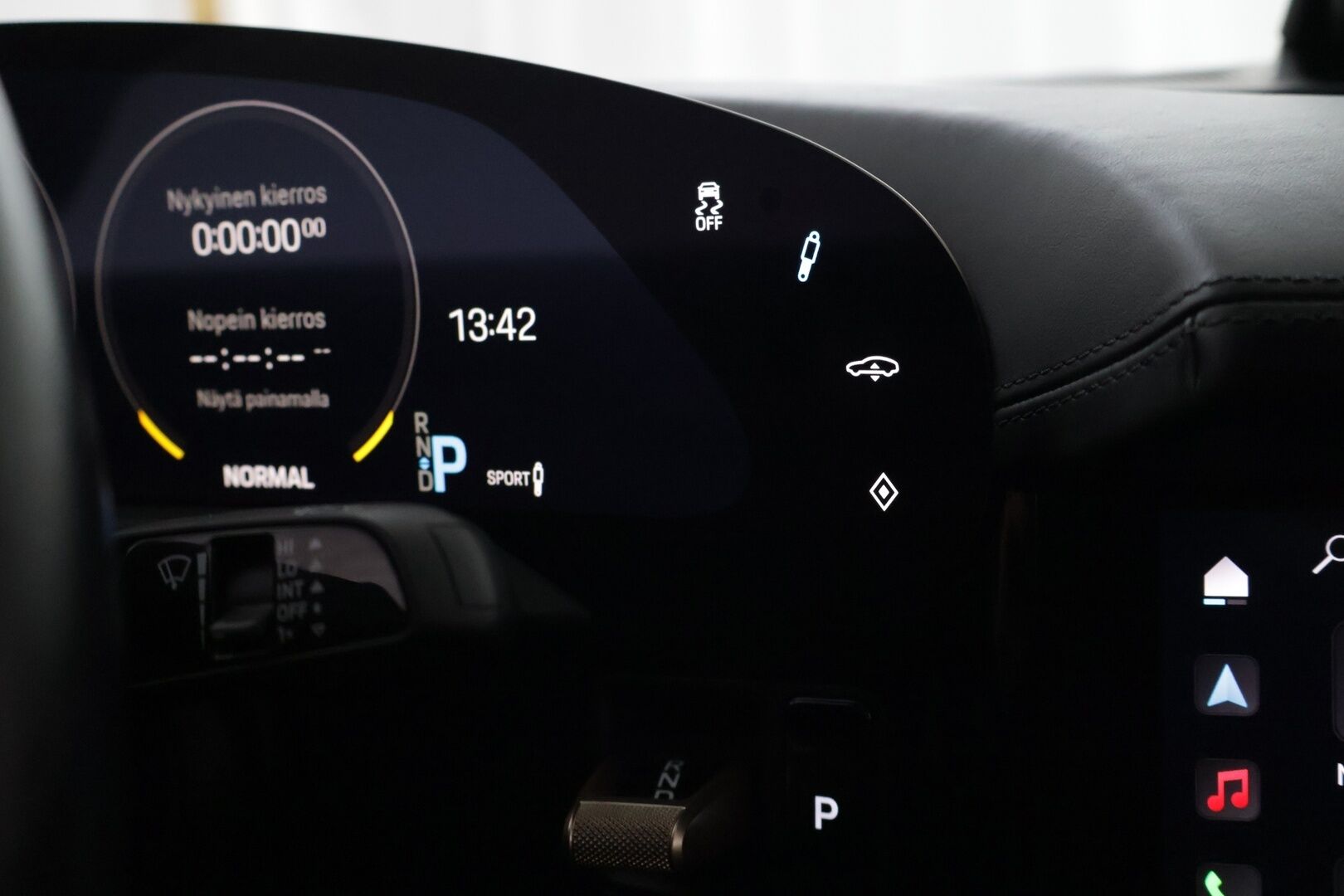 Porsche Taycan 2021 Base - | Sport-Chrono+ | Performance Battery Plus | Adaptiivinen vakionopeudensäädin | BOSE | 14-Suuntaiset istuimet | Lasikatto | 360-Kamera | Kahdet renkaat | Lämpöpumppu |