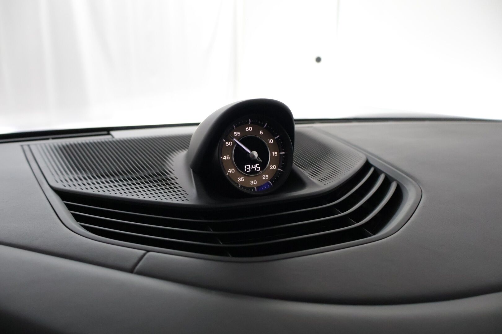 Porsche Taycan 2021 Base - | Sport-Chrono+ | Performance Battery Plus | Adaptiivinen vakionopeudensäädin | BOSE | 14-Suuntaiset istuimet | Lasikatto | 360-Kamera | Kahdet renkaat | Lämpöpumppu |