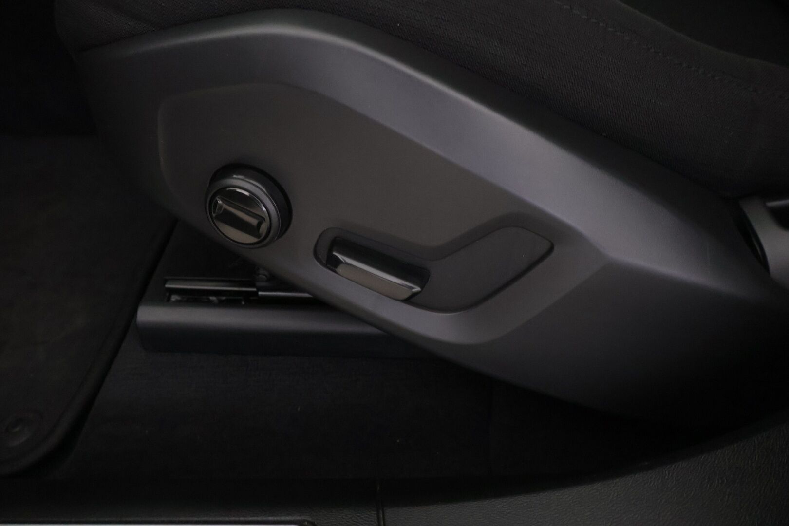 Volvo XC60 2021 T6 TwE AWD Business Inscription Expression Edition aut* Vakkari / Panoraama / Ledit / P.kamera* - Kahdet hyvät renkaat / Siisti yksilö / Huolettu 09/25