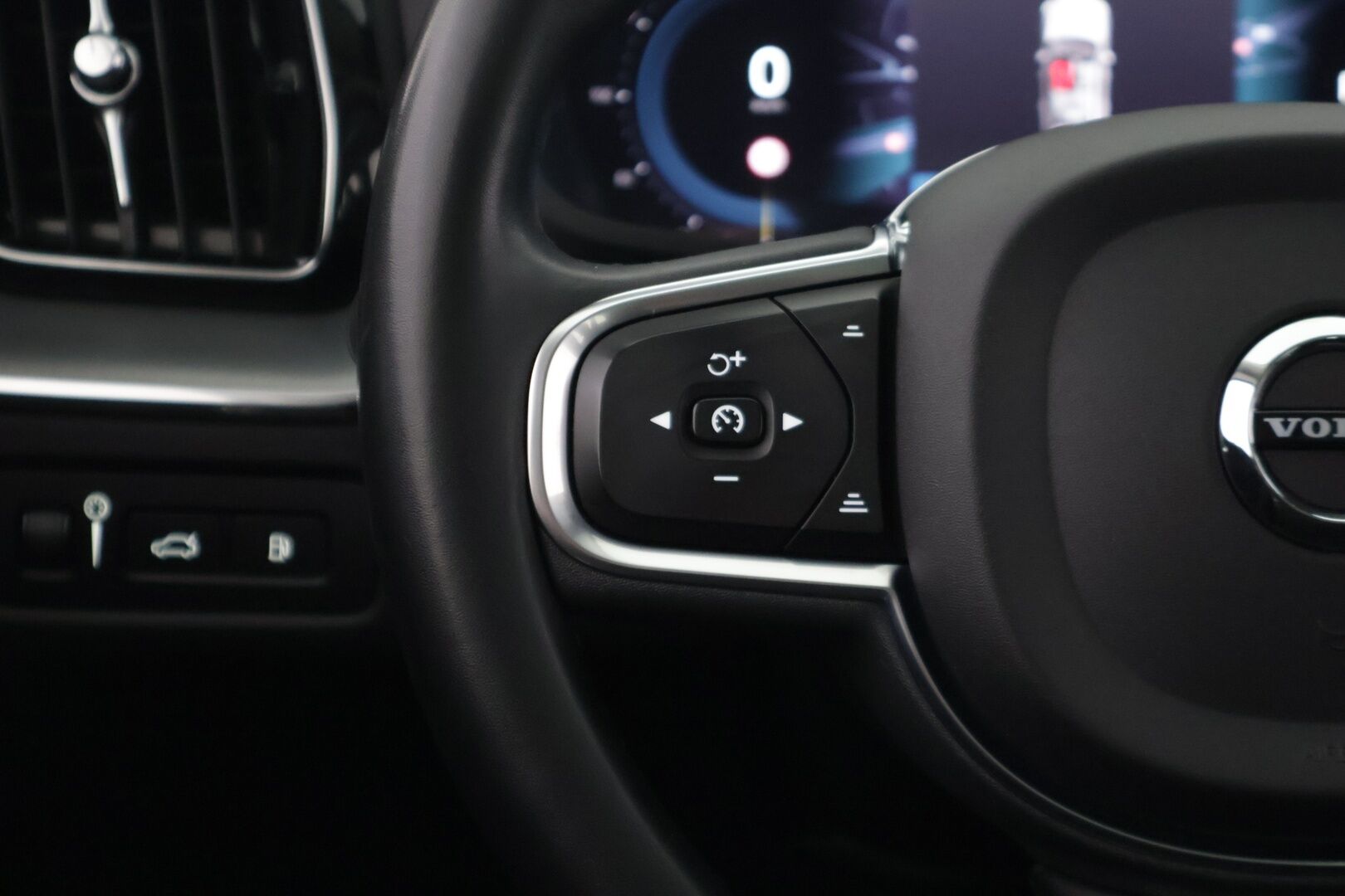 Volvo XC60 2021 T6 TwE AWD Business Inscription Expression Edition aut* Vakkari / Panoraama / Ledit / P.kamera* - Kahdet hyvät renkaat / Siisti yksilö / Huolettu 09/25