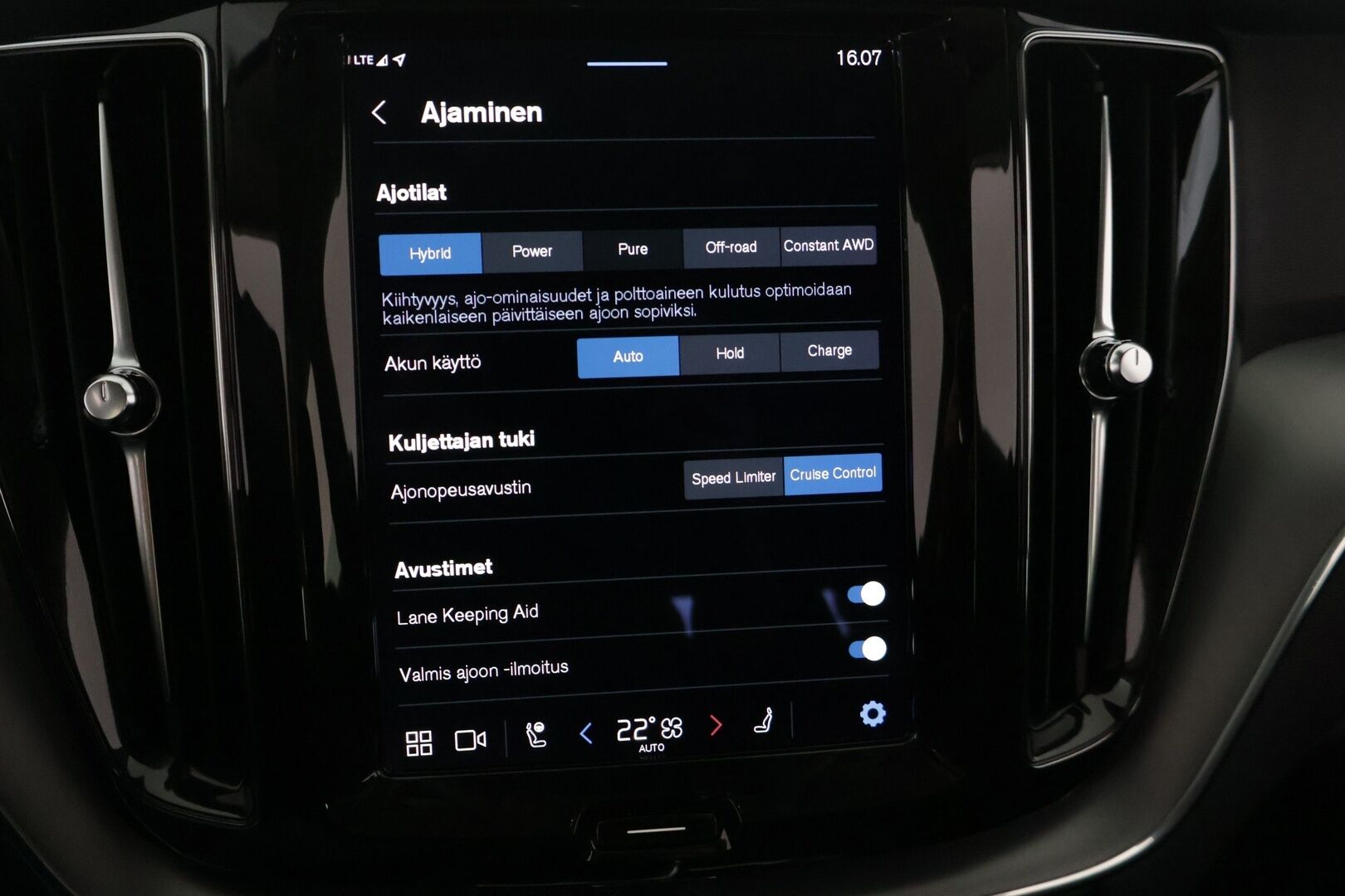 Volvo XC60 2022 T6 TwE AWD Business Inscription Expression Edition aut* Vakkari / Panoraama / Ledit / P.kamera* - Kahdet hyvät renkaat / Siisti yksilö / Huolettu 09/25