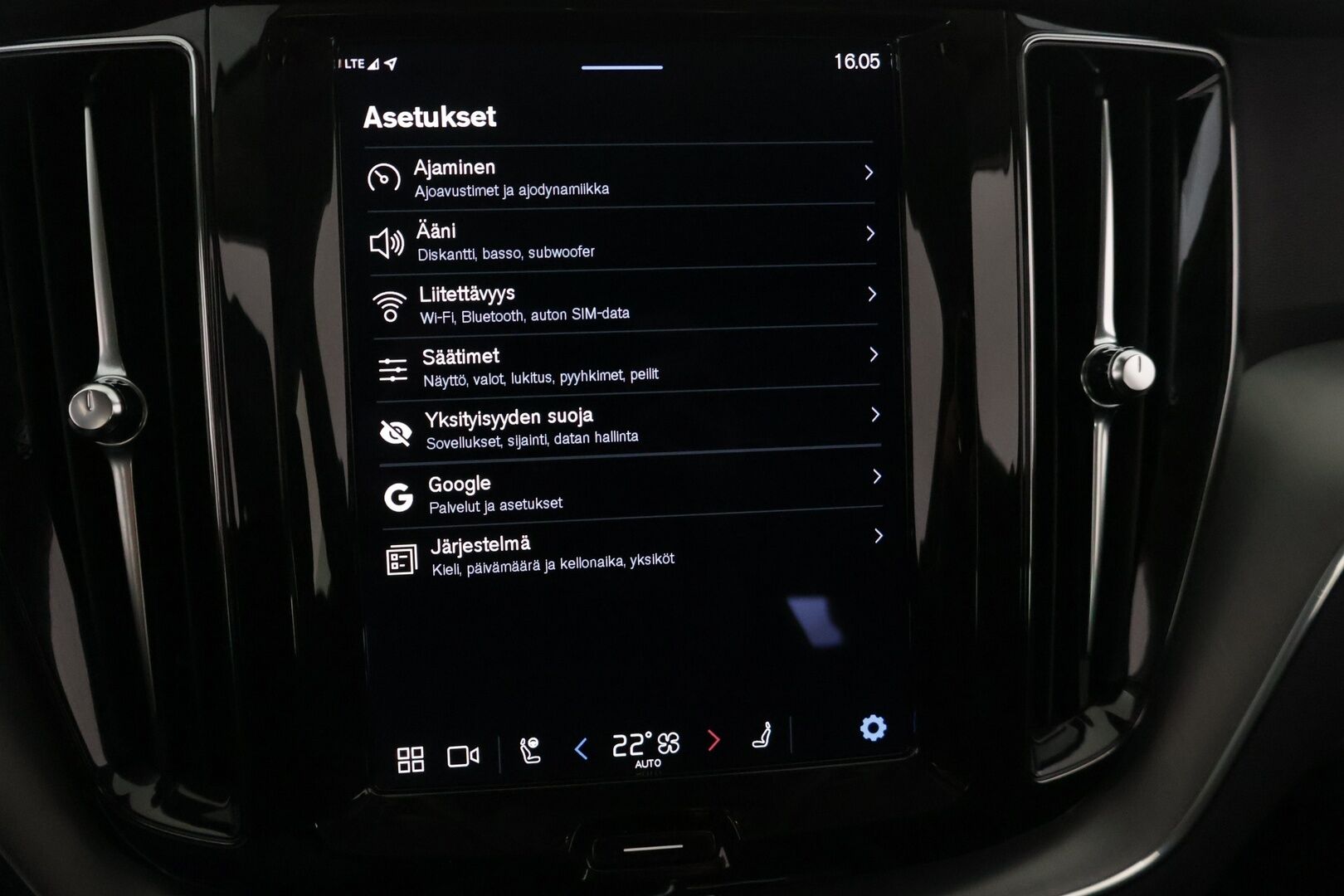 Volvo XC60 2021 T6 TwE AWD Business Inscription Expression Edition aut* Vakkari / Panoraama / Ledit / P.kamera* - Kahdet hyvät renkaat / Siisti yksilö / Huolettu 09/25