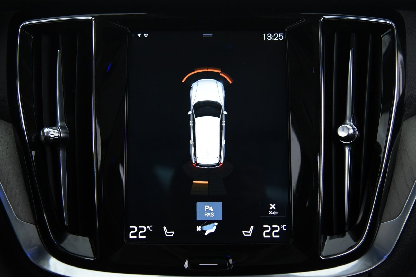 Volvo V60 2019 T8 AWD Inscription aut / Adapt. vak / Vetokoukku / Webasto / Panorama / Keyless / LED-Lisävalo - Navi / Lämmitettävä Ohjauspyörä / Hihna vaihdettu!