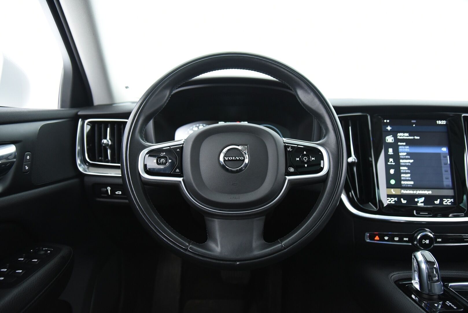 Volvo V60 2019 T8 AWD Inscription aut / Adapt. vak / Vetokoukku / Webasto / Panorama / Keyless / LED-Lisävalo - Navi / Lämmitettävä Ohjauspyörä / Hihna vaihdettu! - HULLU BLACKWEEK KORKOTARJOUS 2,49%