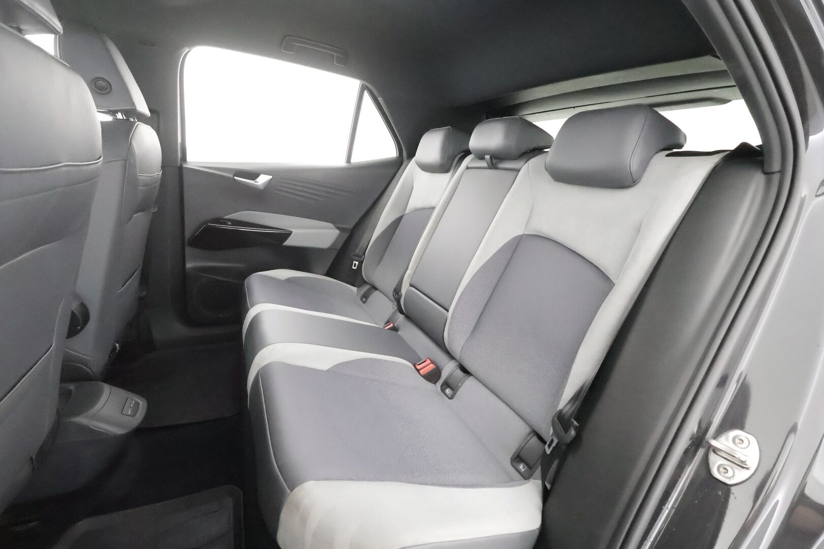 Volkswagen ID.3 2021 Pro Performance Business 150 kW, akku 58 kWh - | ACC | ILP | IQ.Light | P.kamera | Lane assist | Keyless | Ambient | Navi | Apple & Android | 2x renkaat aluin | Merkkihuollot | 