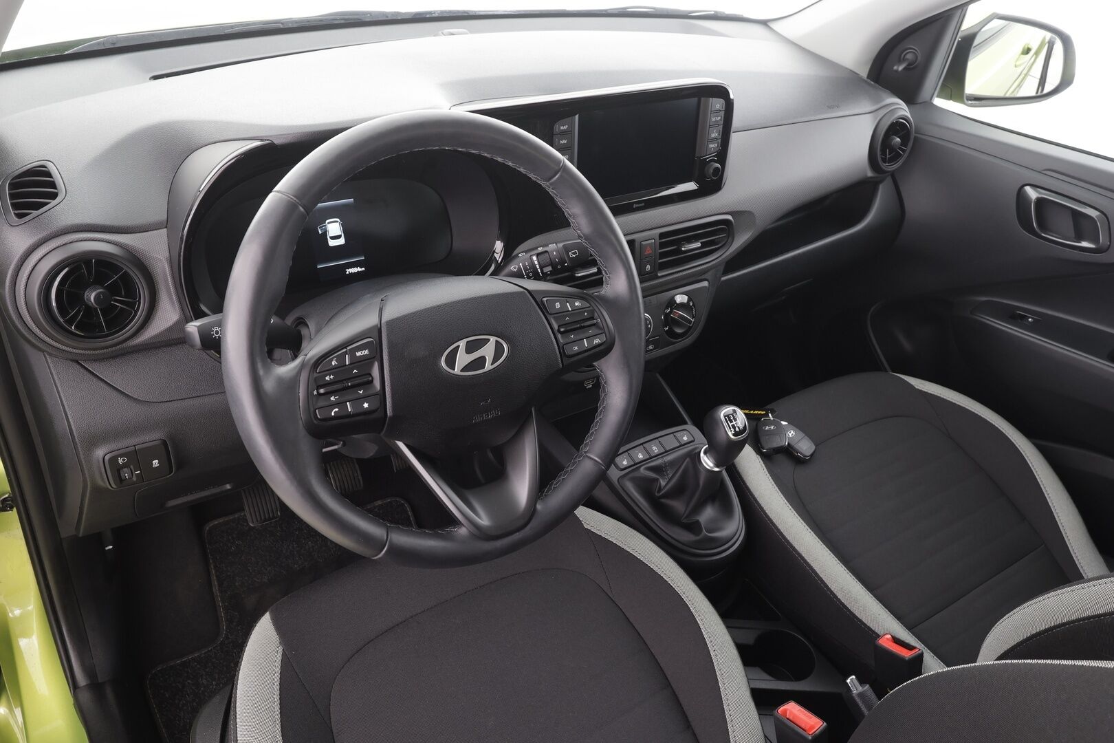 Hyundai i10 2025 1.0 MPi 63 hv 5MT Comfort MY25 - | Vakkari | P.Kamera | Navi | Digimittari | Ratinlämmitin | Apple&Android | 2x Renkaat | Tehdastakuu | Suomi-auto | Merkkihuollettu |