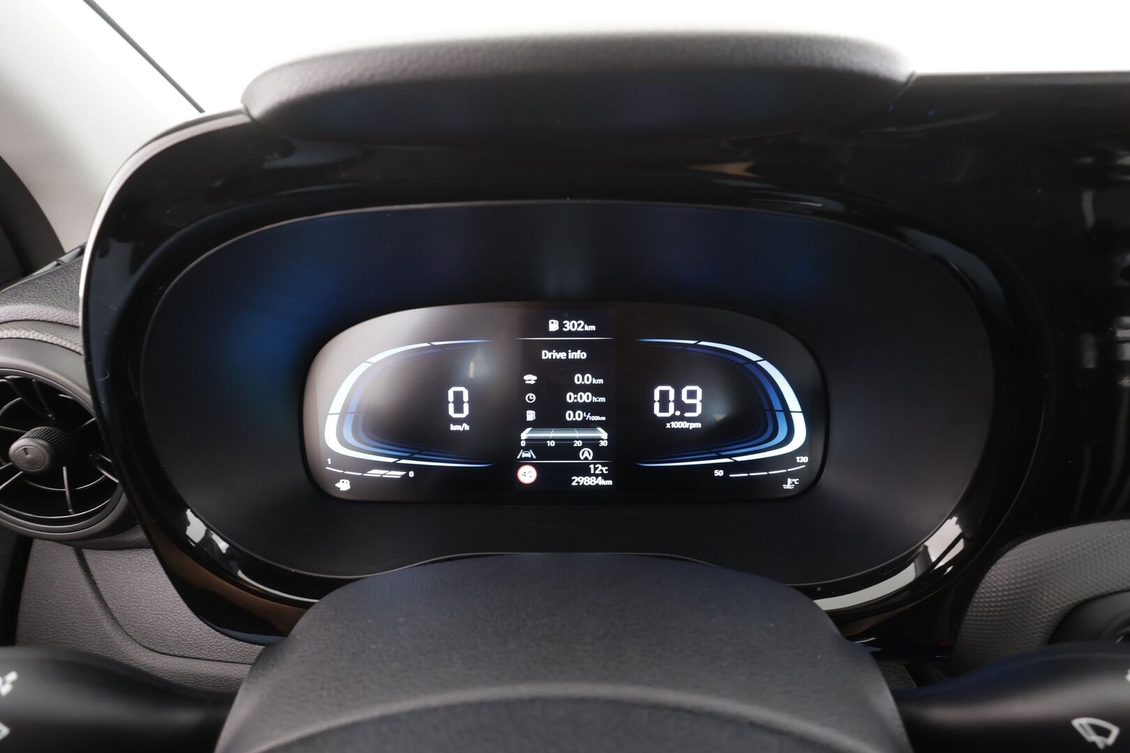 Hyundai i10 2025 1.0 MPi 63 hv 5MT Comfort MY25 - | Vakkari | P.Kamera | Navi | Digimittari | Ratinlämmitin | Apple&Android | 2x Renkaat | Tehdastakuu | Suomi-auto | Merkkihuollettu |