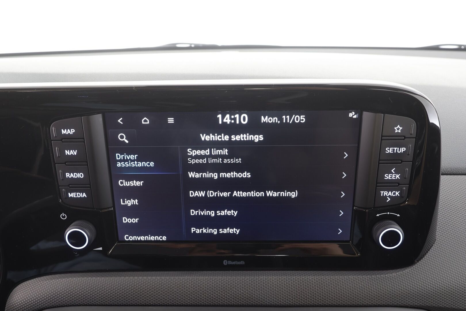 Hyundai i10 2025 1.0 MPi 63 hv 5MT Comfort MY25 - | Vakkari | P.Kamera | Navi | Digimittari | Ratinlämmitin | Apple&Android | 2x Renkaat | Tehdastakuu | Suomi-auto | Merkkihuollettu |