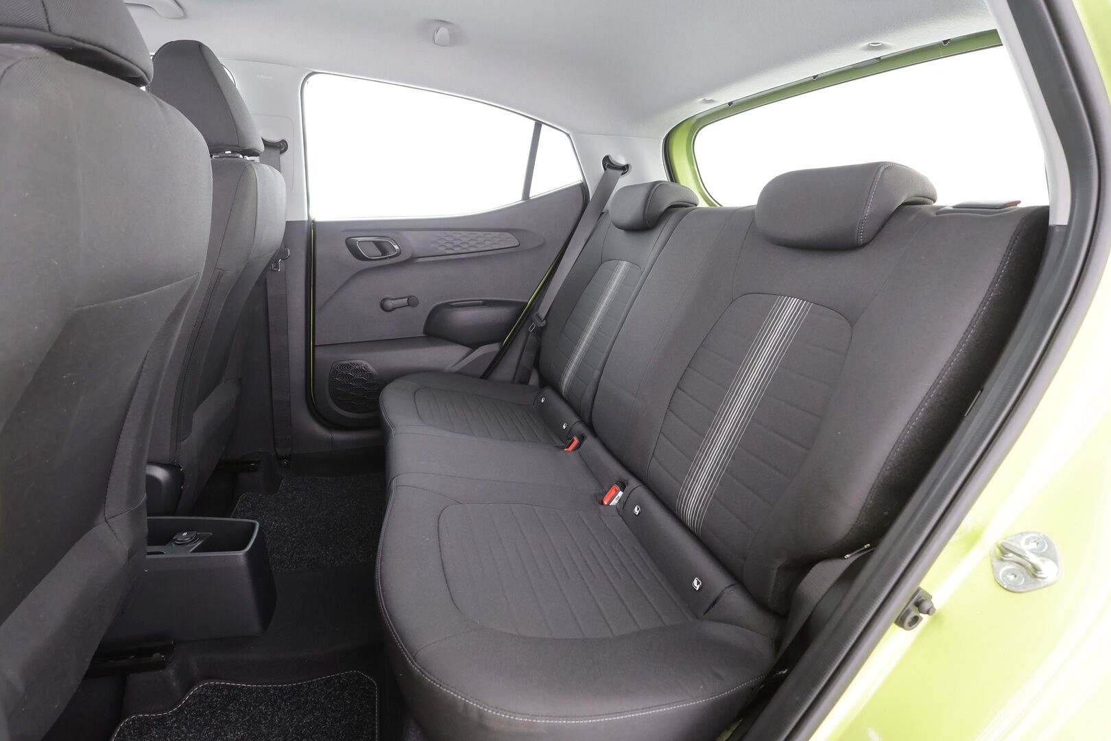 Hyundai i10 2025 1.0 MPi 63 hv 5MT Comfort MY25 - | Vakkari | P.Kamera | Navi | Digimittari | Ratinlämmitin | Apple&Android | 2x Renkaat | Tehdastakuu | Suomi-auto | Merkkihuollettu |