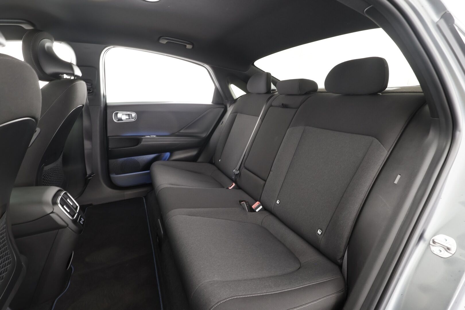 Hyundai IONIQ 6 2025 229 hv Premium Ultra Charged Edition * ILP / ACC / LED / 360 / Muistipenkki / HUD / Bose / Navi / Keyless * - 1-om Suomi-auto / Akku kuntotarkastettu / Kahdet renkaat aluvanteilla