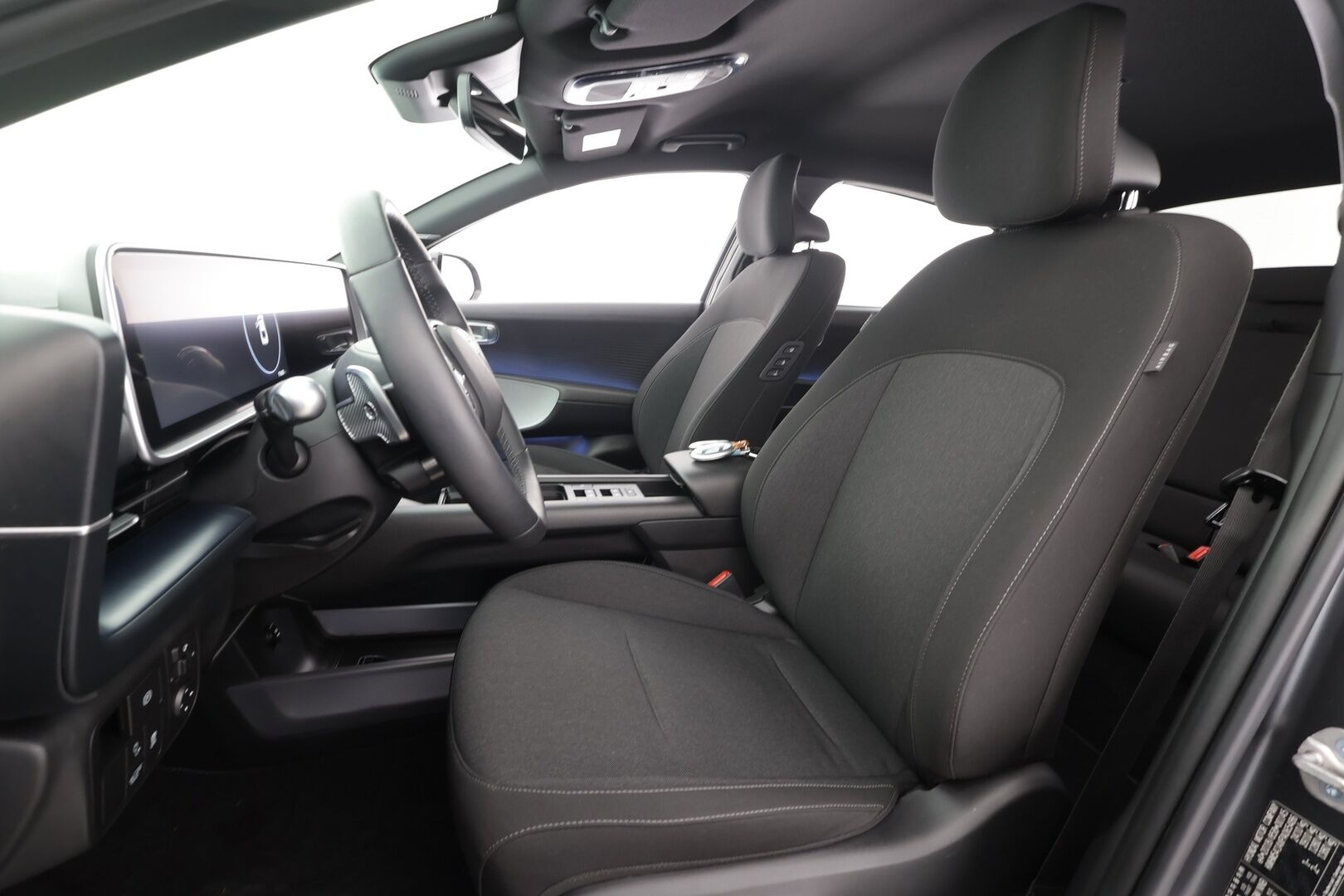 Hyundai IONIQ 6 2025 229 hv Premium Ultra Charged Edition * ILP / ACC / LED / 360 / Muistipenkki / HUD / Bose / Navi / Keyless * - 1-om Suomi-auto / Akku kuntotarkastettu / Kahdet renkaat aluvanteilla