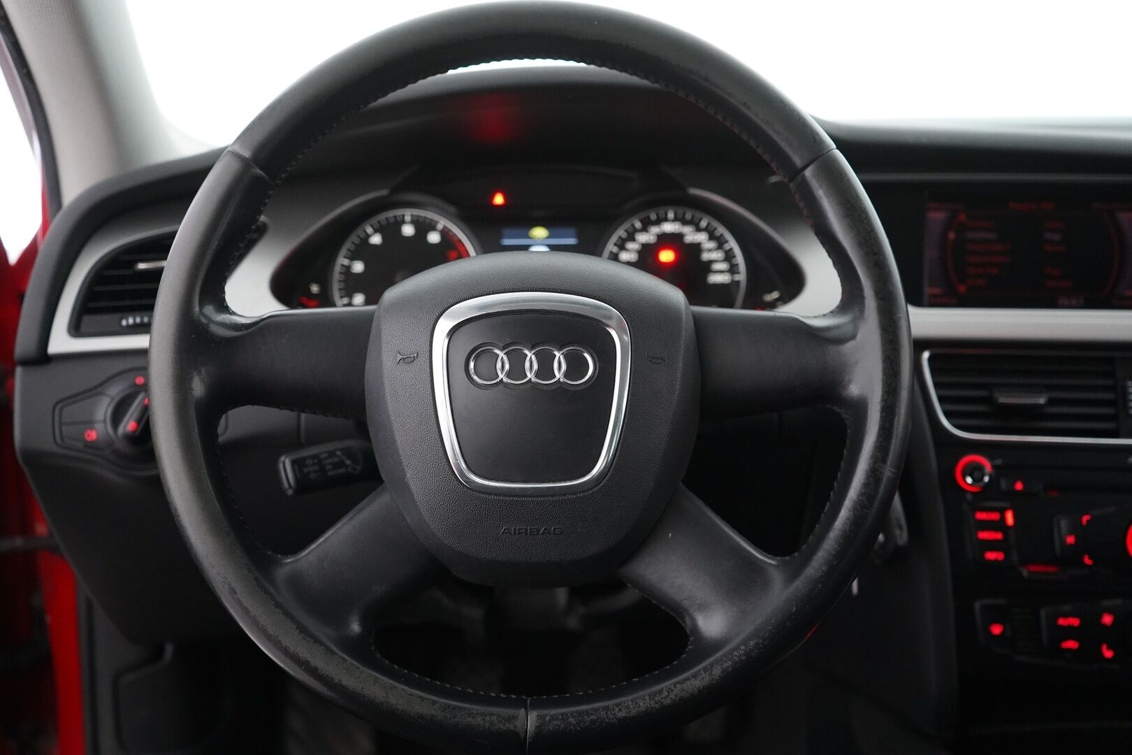 Audi A4 2008 YritysOutlet - Myydään vain yrityksille -  25.6 Katsastettu! | Jakoketju vaihdettu | Lohko+sisä | Suomi-auto | Kahdet hyvät renkaat alumiinivanteilla
