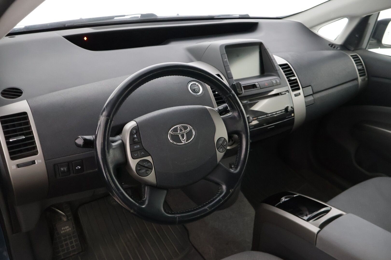 Toyota Prius 2009 HSD Executive *Myydään huutokaupat.com! / Suomiauto / Lohkolämmitin / JBL / Lisävalo * - *Hyvin pidetty Suomiauto merkkiliikkeen huoltokirjalla! / Kahdet renkaat*
