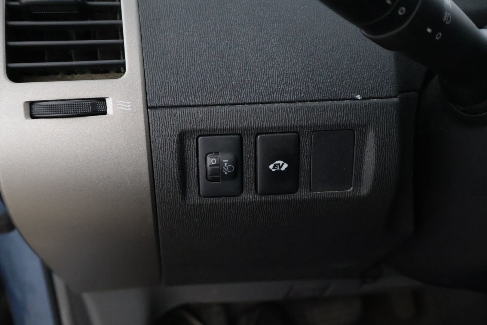 Toyota Prius 2009 HSD Executive *Myydään huutokaupat.com! / Suomiauto / Lohkolämmitin / JBL / Lisävalo * - *Hyvin pidetty Suomiauto merkkiliikkeen huoltokirjalla! / Kahdet renkaat*