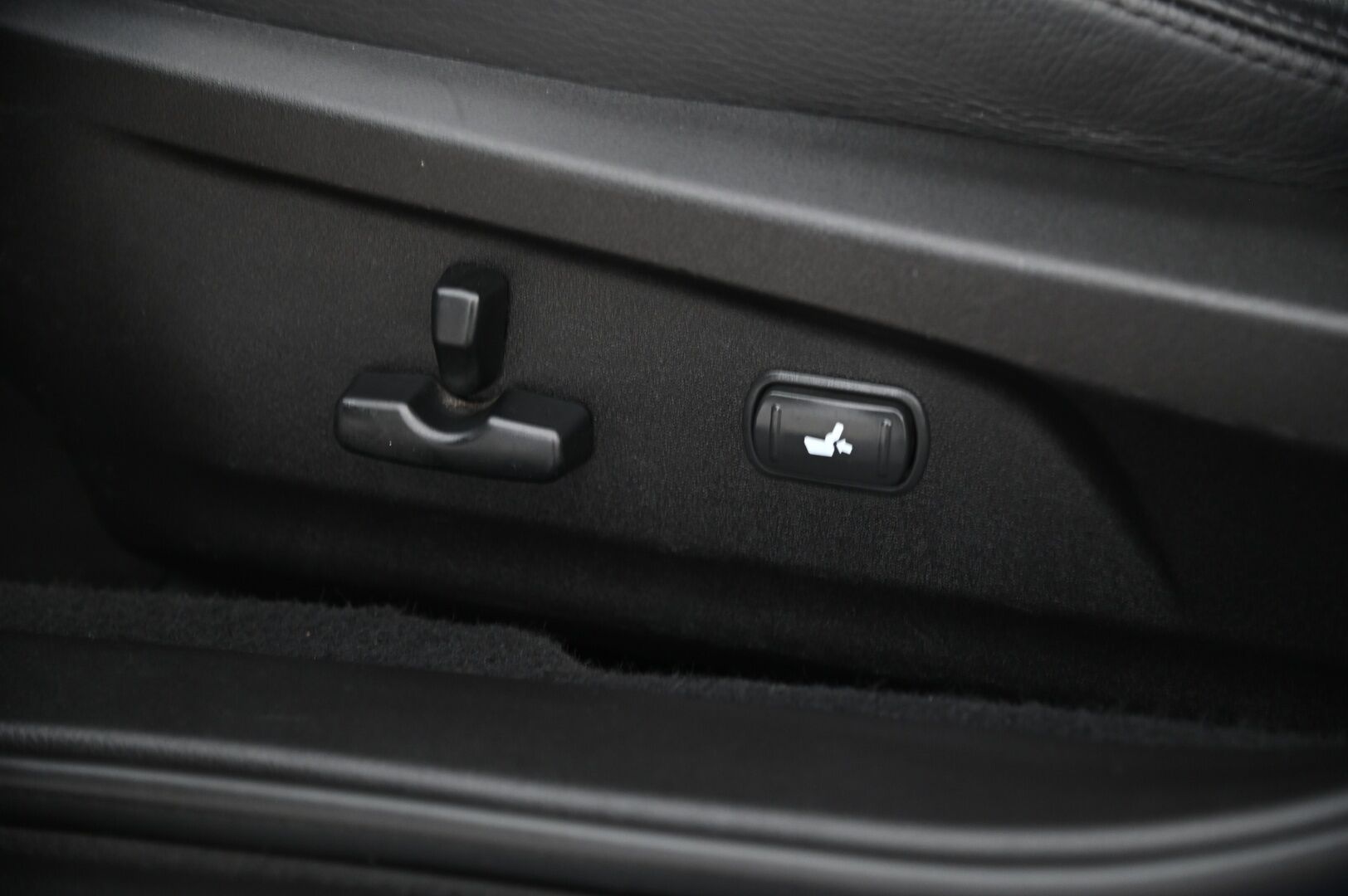 Subaru Legacy 2010 2,5i - S STW UA CVT - *muistinahka / Vakkari / 2.Hyvät renkaat / Hyvät huollot*