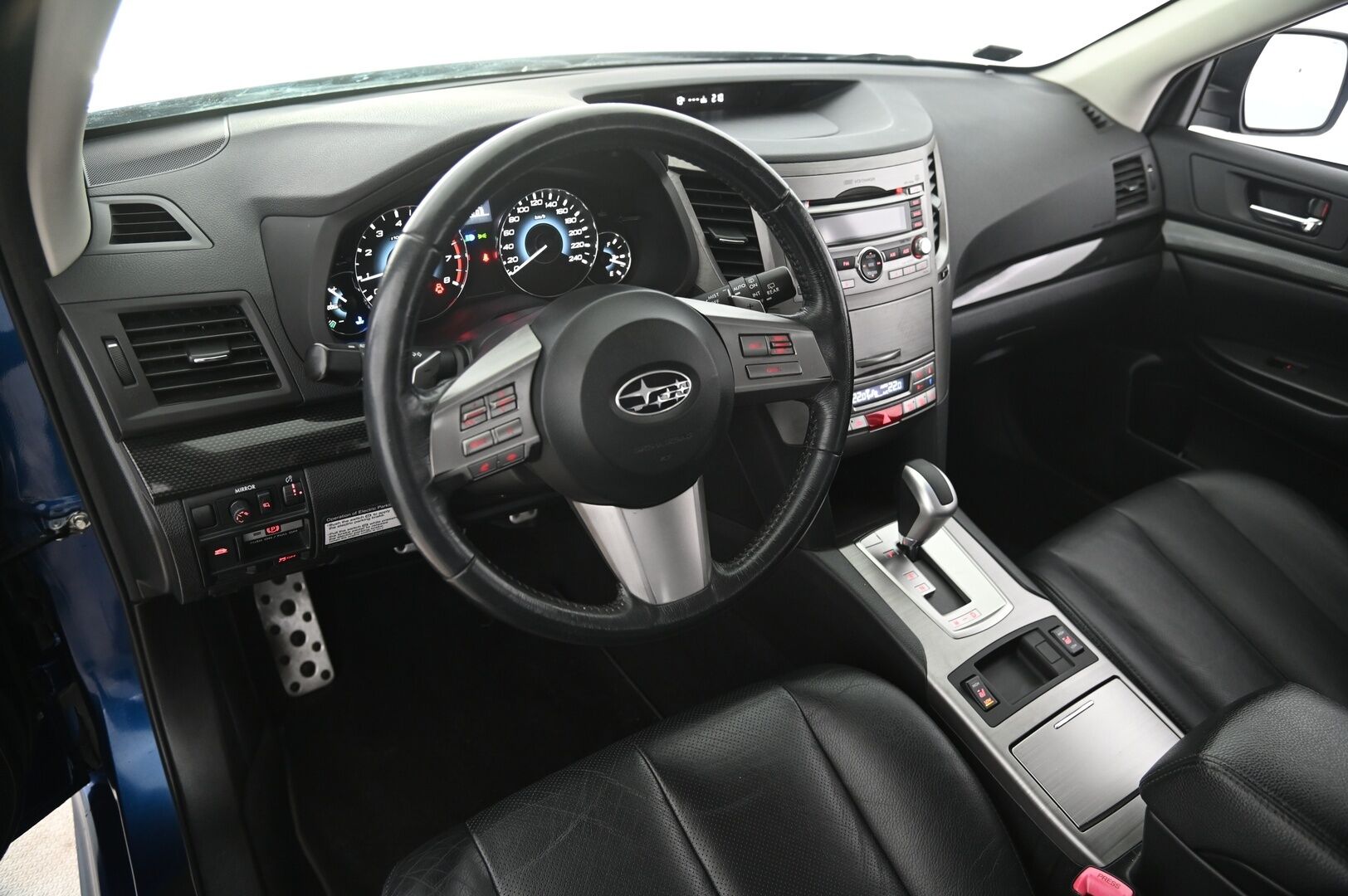 Subaru Legacy 2010 2,5i - S STW UA CVT - *muistinahka / Vakkari / 2.Hyvät renkaat / Hyvät huollot*