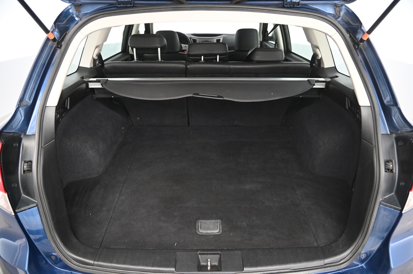 Subaru Legacy 2010 2,5i - S STW UA CVT - *muistinahka / Vakkari / 2.Hyvät renkaat / Hyvät huollot*