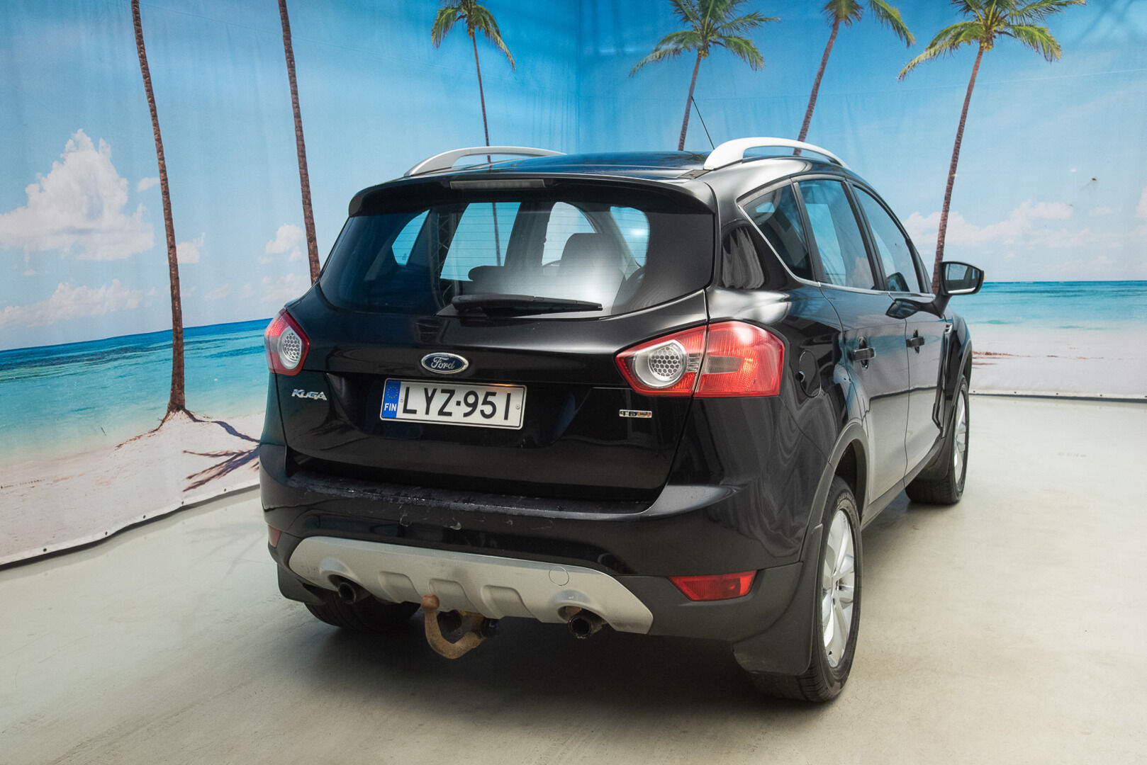 Ford Kuga 2010 2.0 TDCi 136hv DPF 4WD Titanium - YritysOutlet - Myydään vain yrityksille - Webasto / Vetokoukku / Puolinahat 