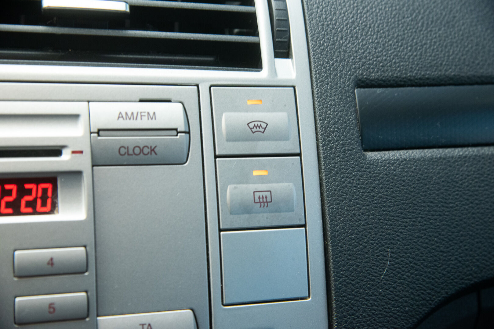 Ford Kuga 2010 2.0 TDCi 136hv DPF 4WD Titanium - YritysOutlet - Myydään vain yrityksille - Webasto / Vetokoukku / Puolinahat 