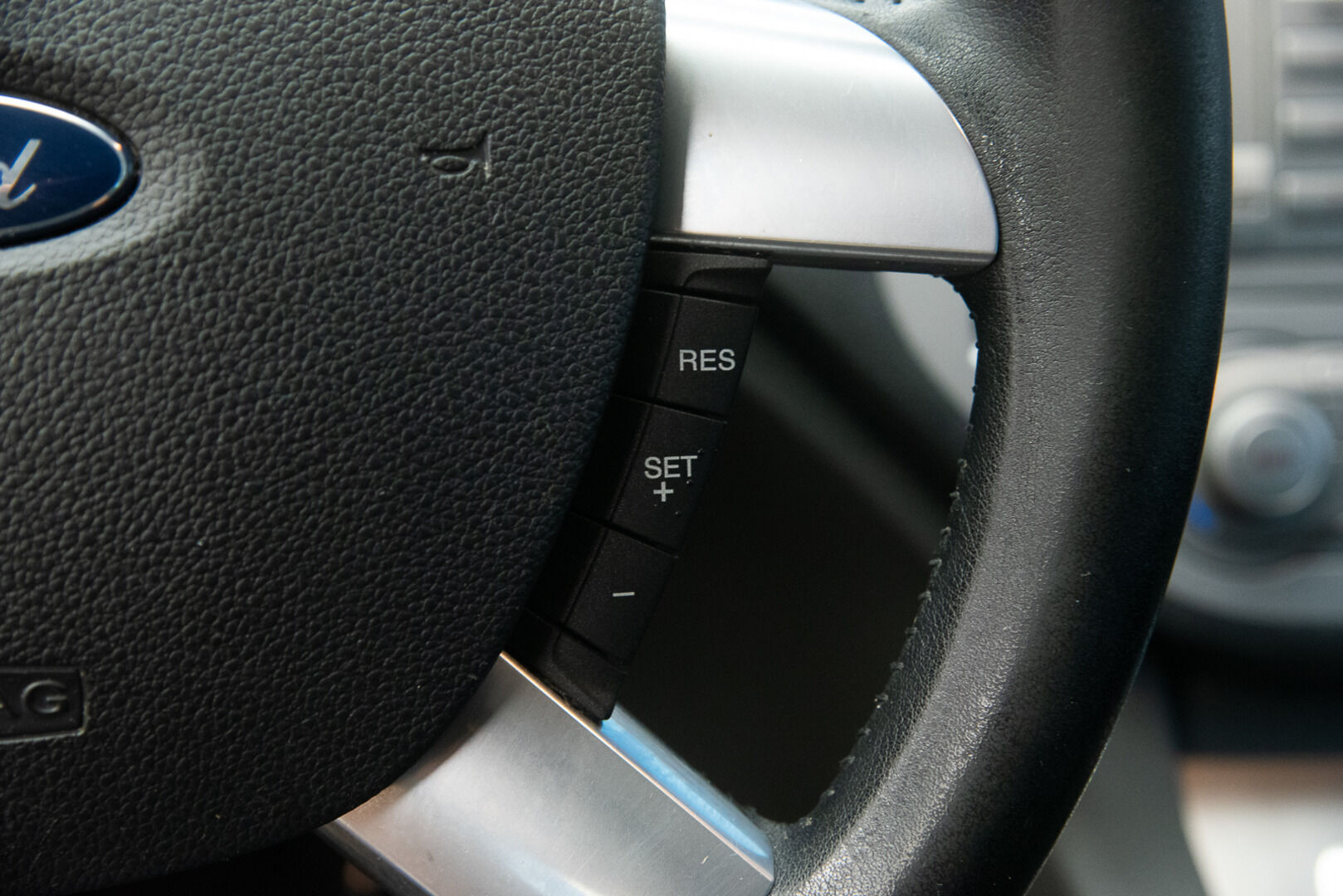 Ford Kuga 2010 2.0 TDCi 136hv DPF 4WD Titanium - YritysOutlet - Myydään vain yrityksille - Webasto / Vetokoukku / Puolinahat 