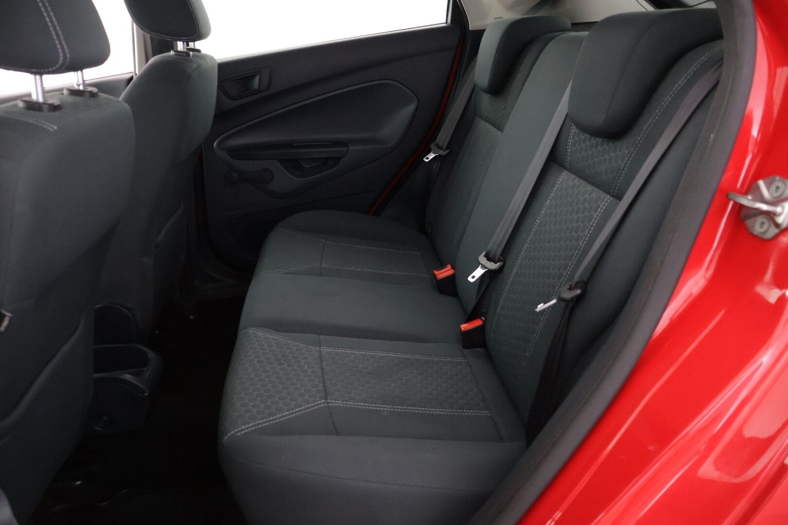 Ford Fiesta 2010 1,25 82 hv Titanium M5 5-ovinen - Tulossa!