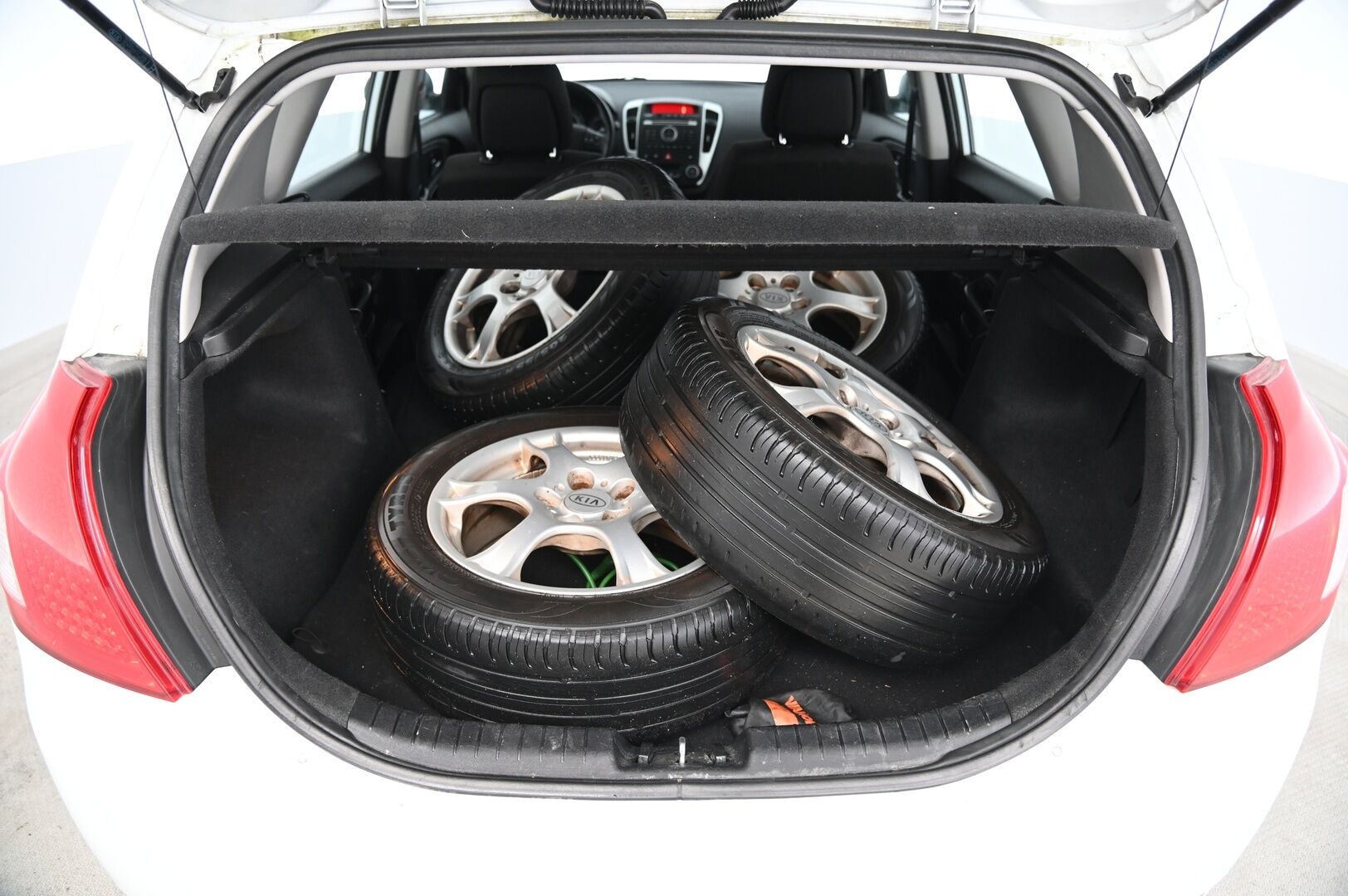 Kia cee'd 2010 1,6 ISG Active 5D EcoDynamics * - YritysOutlet - Myydään vain yrityksille * - Tämä auto myydään YritysOutlet -valikoimasta vain yritykselle!